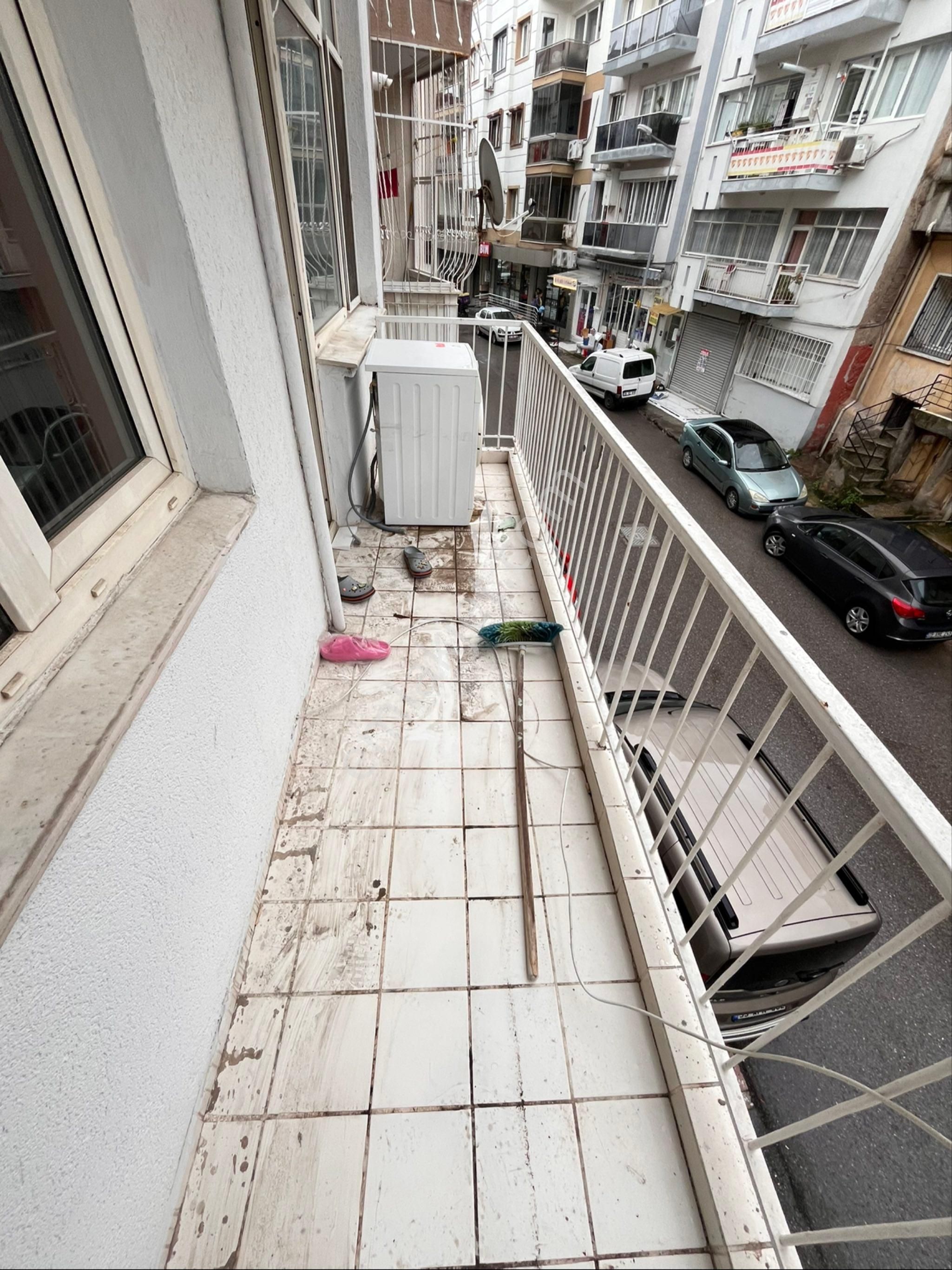 Halilrıfatpaşa Caddesinde Metro Yakını 2+1 Çift Cepheli Arakat Temiz Bakımlı Daire - Görsel 23