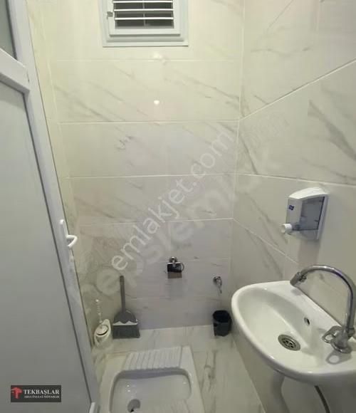 Yıldırımbeyazıt Cad. Yakın Satılık Çok Uygun Geniş Arakat Daire