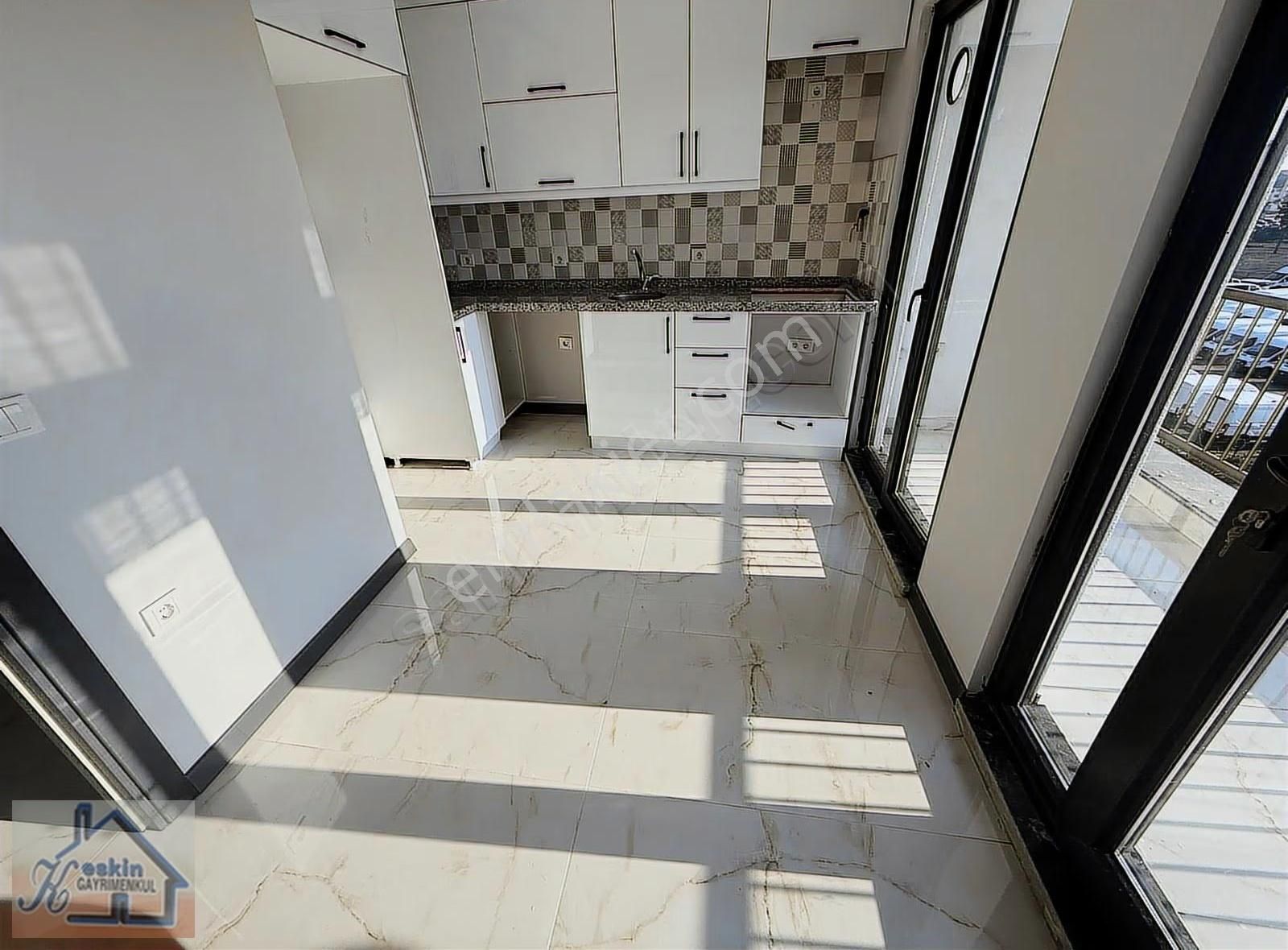 Keskin Gayrimenkulden Rami Yeni Mahallede Satılık 4+1 Dublex - Görsel 4