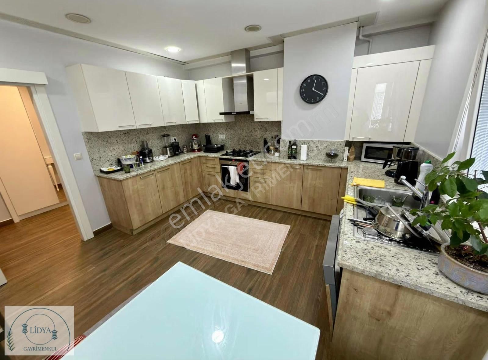 Caddebostan Mh. 1.kat 174m2 Net Çok Geniş Kullanışlı Satılık 4+1 - Görsel 2