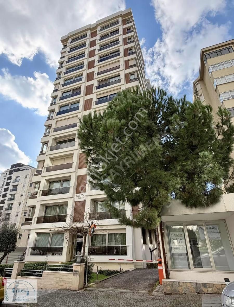 Caddebostan Mh. 1.kat 174m2 Net Çok Geniş Kullanışlı Satılık 4+1