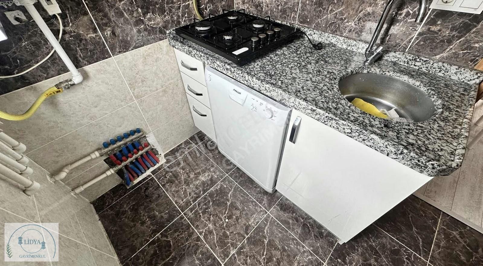 Kayışdağı'nda Eşyalı, Kiracısız 2+1 Daire - Yatırım Fırsatı! - Görsel 18