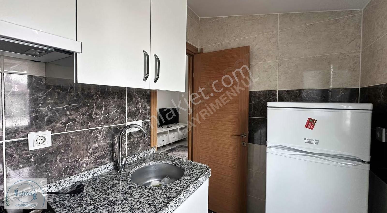 Kayışdağı'nda Eşyalı, Kiracısız 2+1 Daire - Yatırım Fırsatı! - Görsel 9