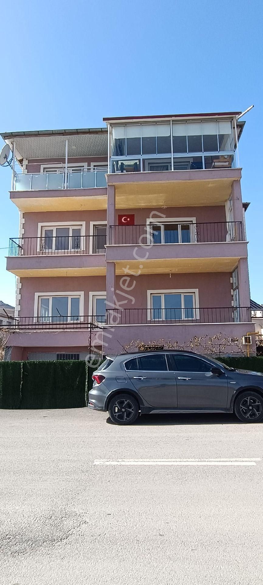Kaçmaz Emlaktan Yeşilhisarda Komple Satılık - Görsel 2
