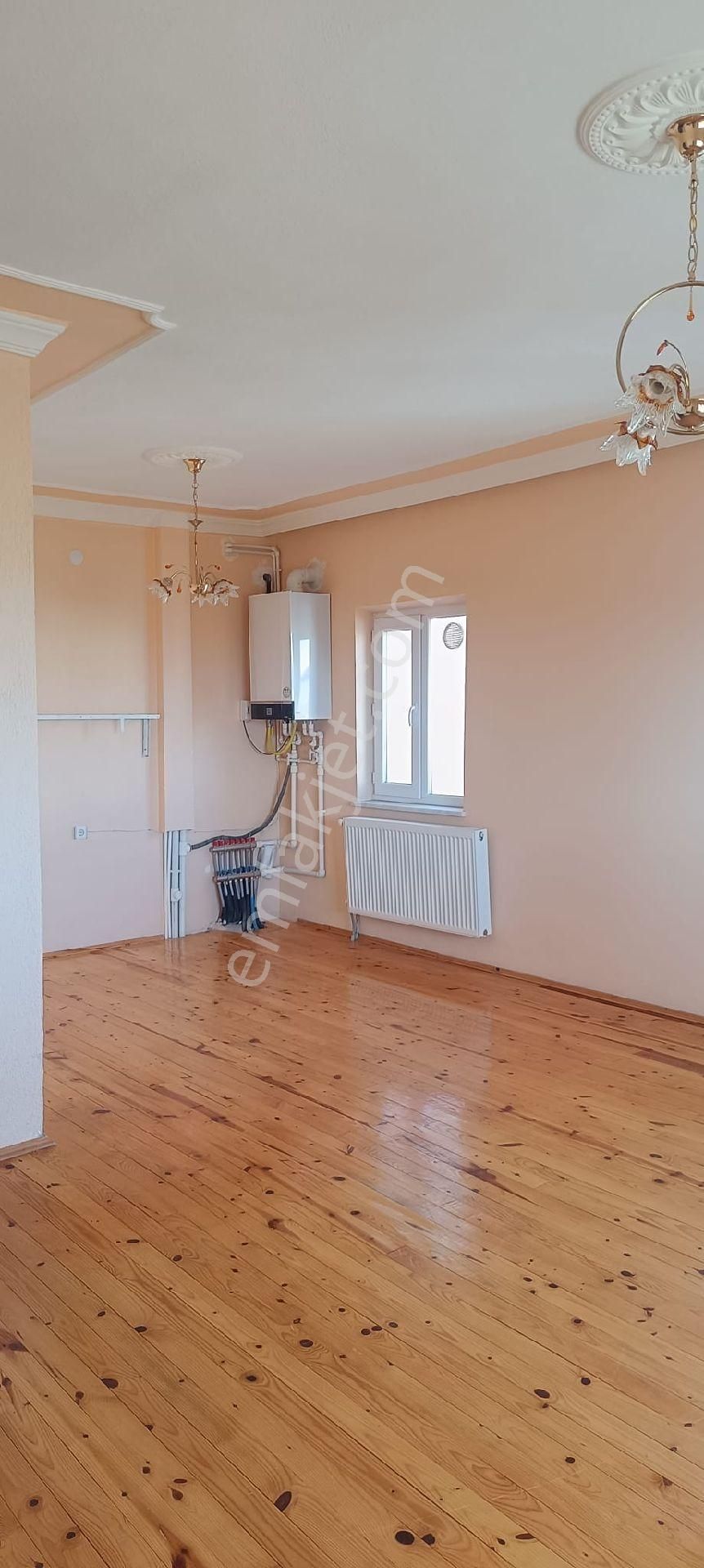 Kaçmaz Emlaktan Yeşilhisarda Komple Satılık - Görsel 14