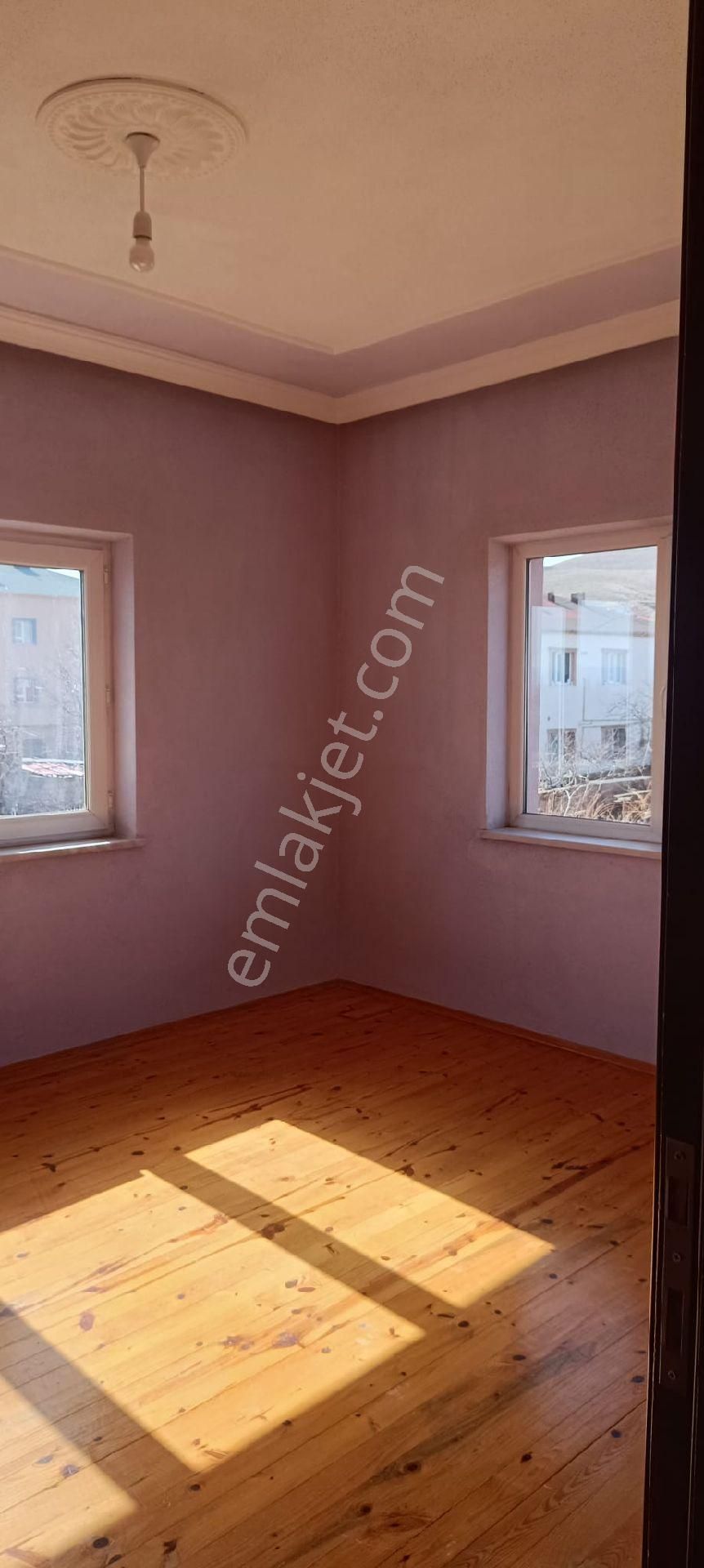 Kaçmaz Emlaktan Yeşilhisarda Komple Satılık - Görsel 20