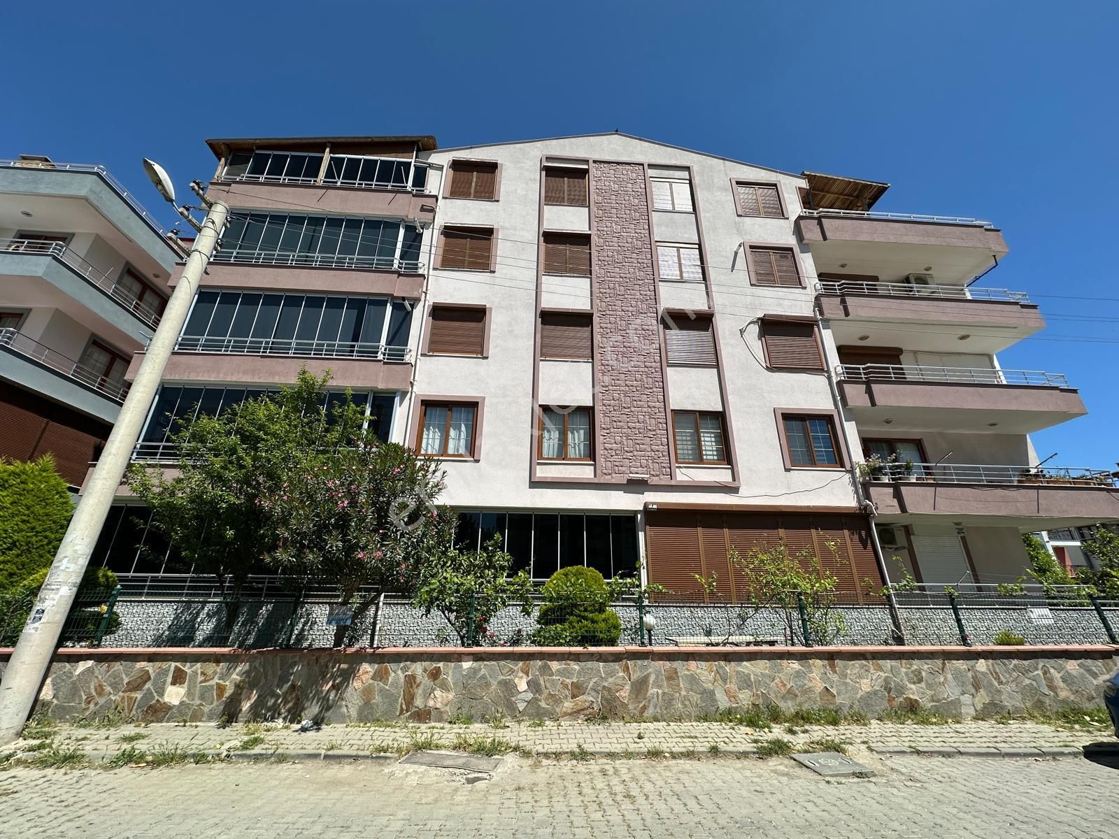 🏡 Referans'tan Altınkum'un Gözde Konumunda Denize 500 Mt 2+1 Geniş Yapılı Masrafsız Daire