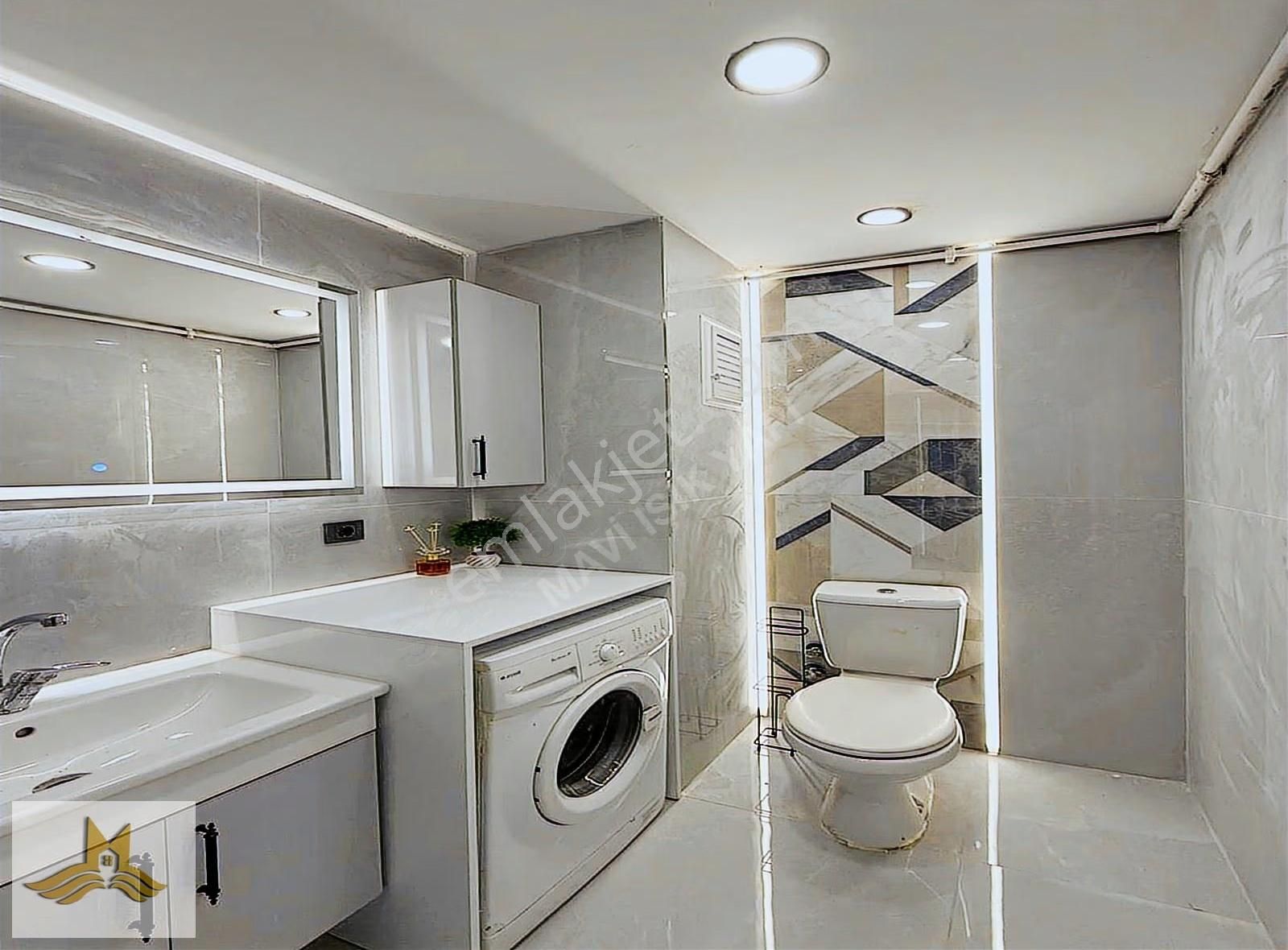 Tüyap Metrobüse 2 Dk, Kat Mülkiyetli, Lüks Eşyalı 1+1 Satılık !!