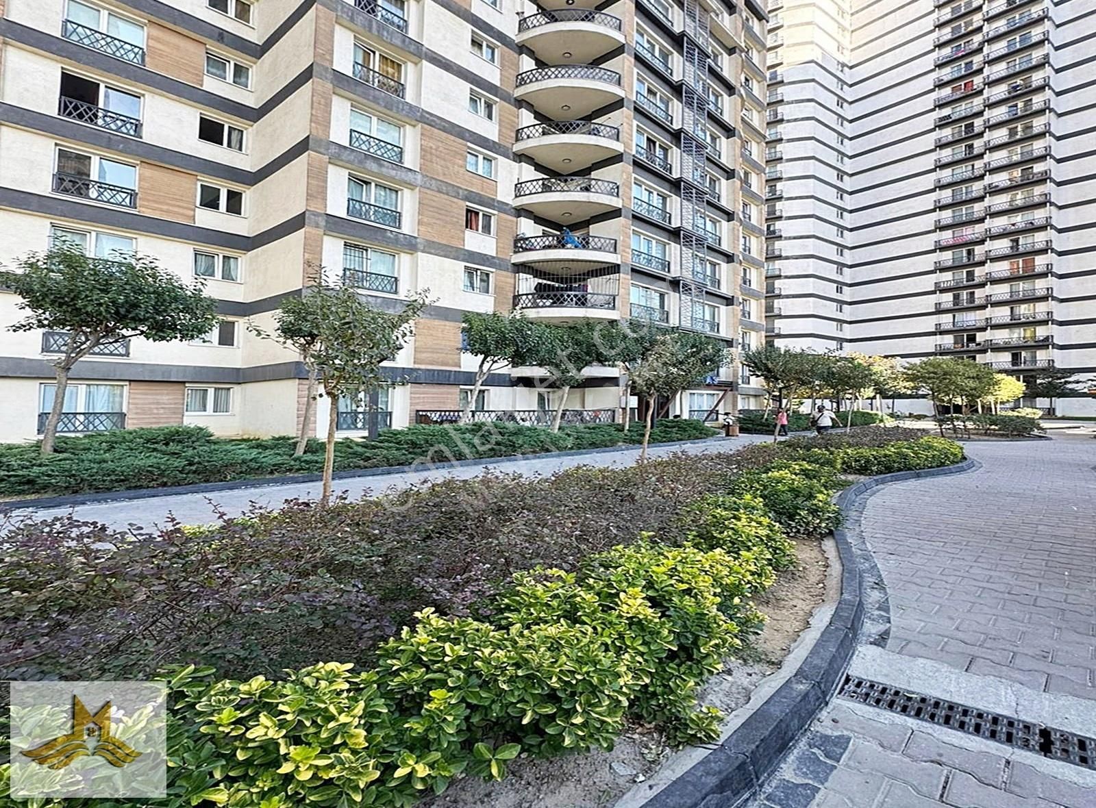 E-5'e Yakın,lüks Site İçerisinde Uygun Fiyatlı 2+1 Satılık Daire