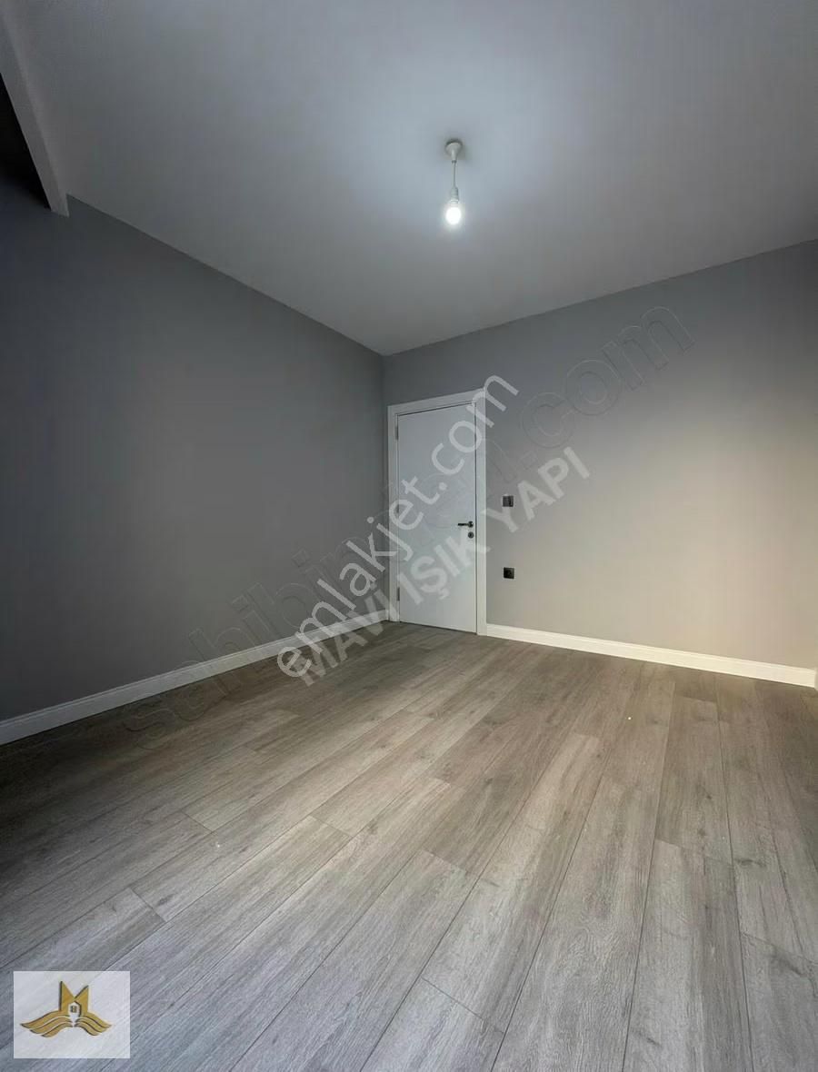 Beylikdüzü'nde Merkezi Konumda Sıfır 1+1 Kiralık Arakat Daire - Görsel 3
