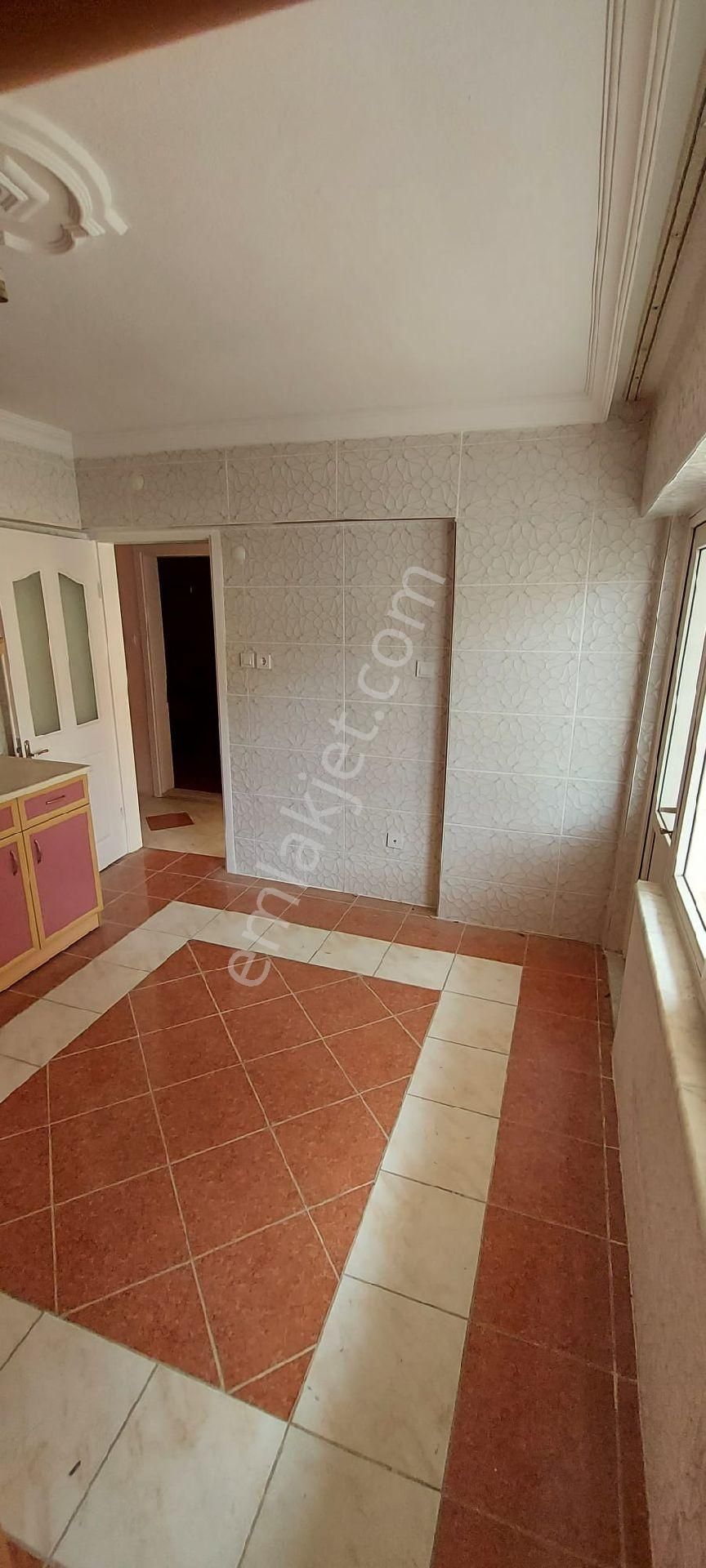 Hemen Kiraya Vermeye Uygun | Boyalı & Temiz | Depolu Ve Müstakil Tadında 3. Kat - Görsel 9