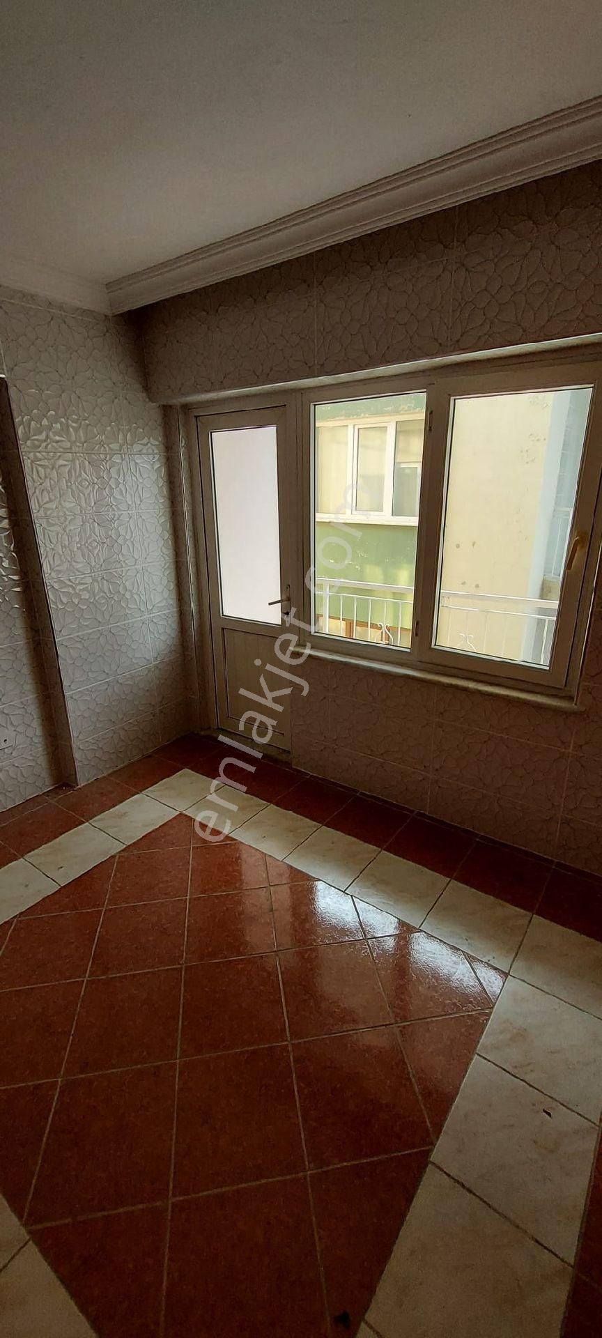 Hemen Kiraya Vermeye Uygun | Boyalı & Temiz | Depolu Ve Müstakil Tadında 3. Kat - Görsel 10