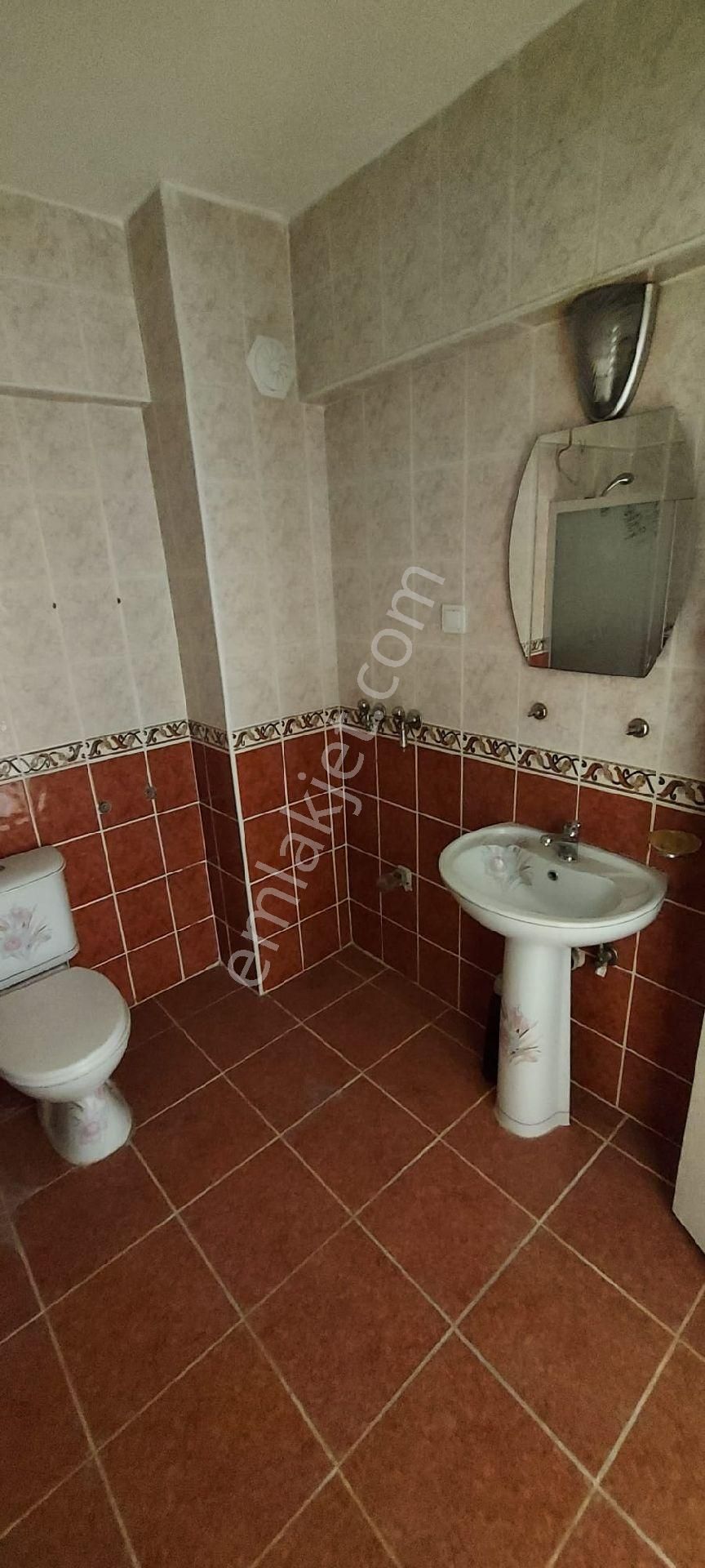 Hemen Kiraya Vermeye Uygun | Boyalı & Temiz | Depolu Ve Müstakil Tadında 3. Kat - Görsel 16