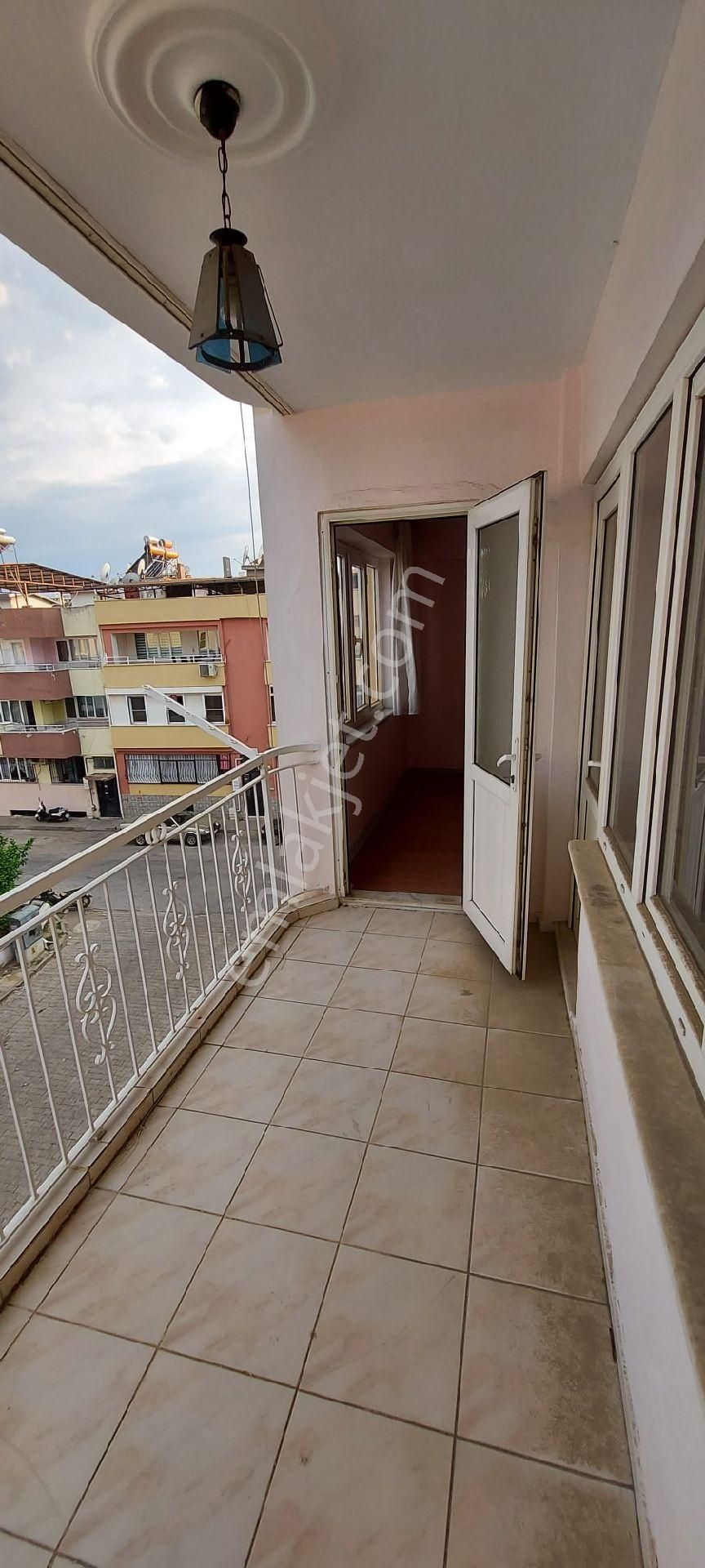 Hemen Kiraya Vermeye Uygun | Boyalı & Temiz | Depolu Ve Müstakil Tadında 3. Kat - Görsel 18