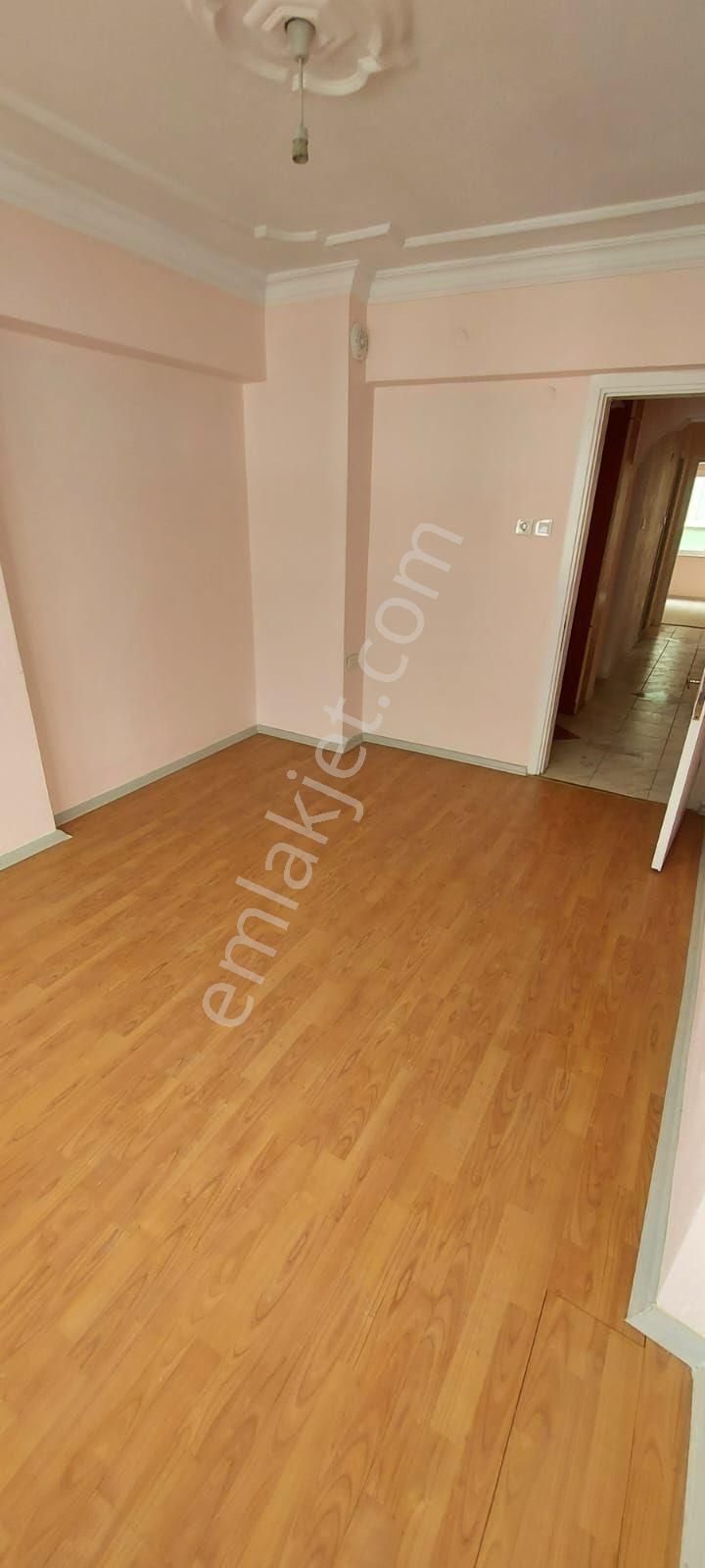 Hemen Kiraya Vermeye Uygun | Boyalı & Temiz | Depolu Ve Müstakil Tadında 3. Kat - Görsel 6