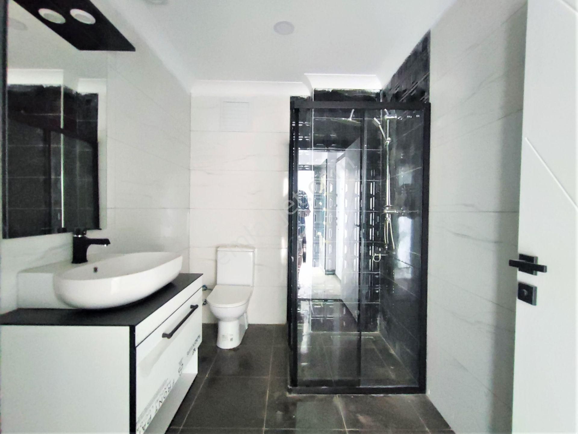 Akçay'da Aygül'den Sıfır Denize Çok Yakın Ara Kat Ön Cephe Kat Cephe Seçenekli 1+1 Satılık Daireler - Görsel 24