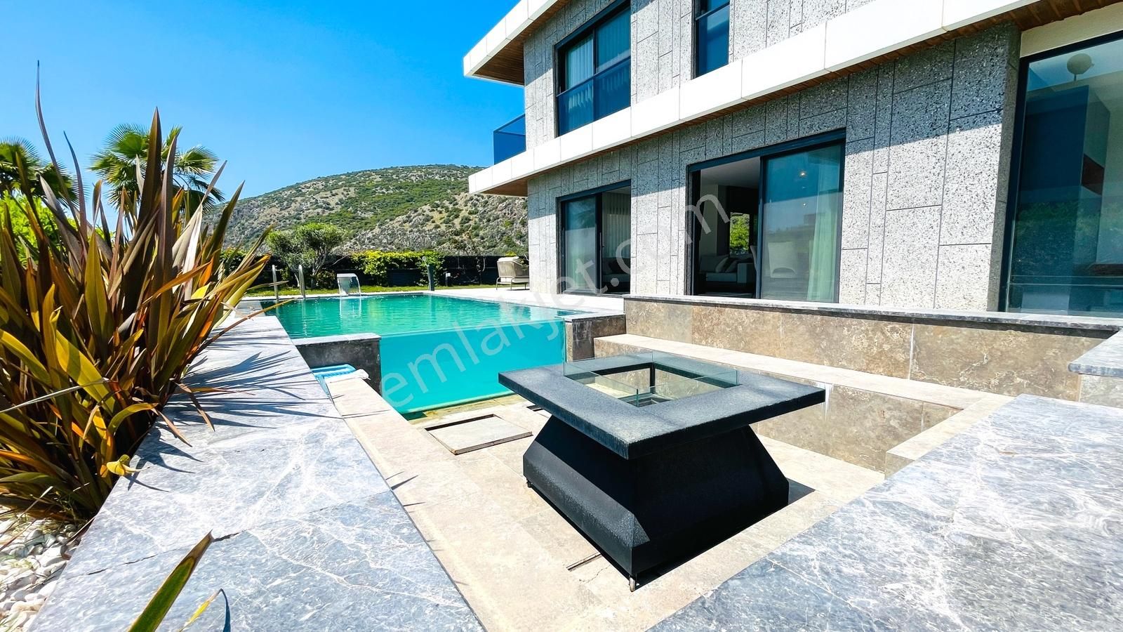 Kuşadası'nda Satılık 500 M2 Arsa İçinde Deniz Manzaralı Villa - Görsel 11