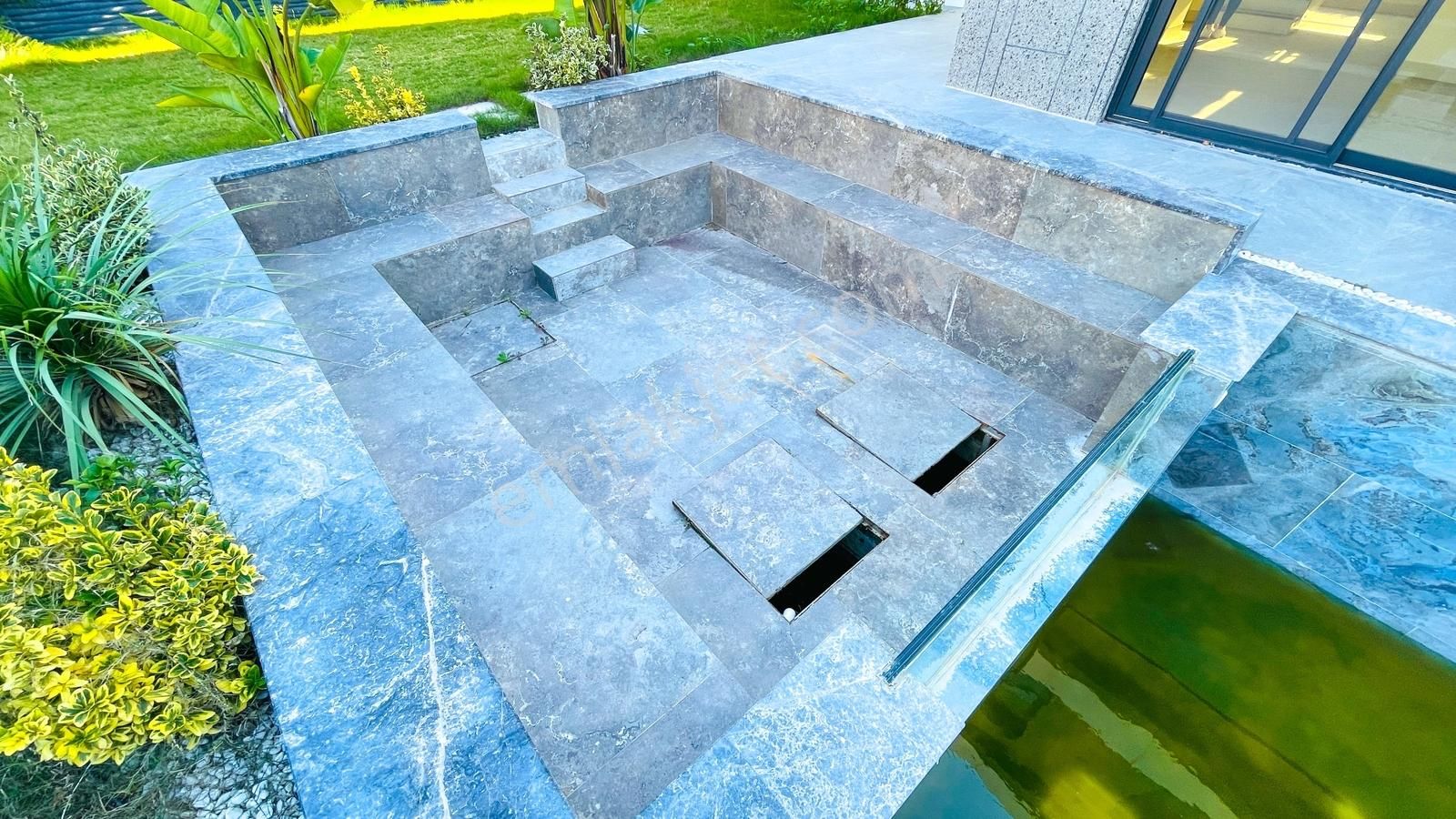 Kuşadası'nda Satılık 500 M2 Arsa İçinde Deniz Manzaralı Villa - Görsel 22