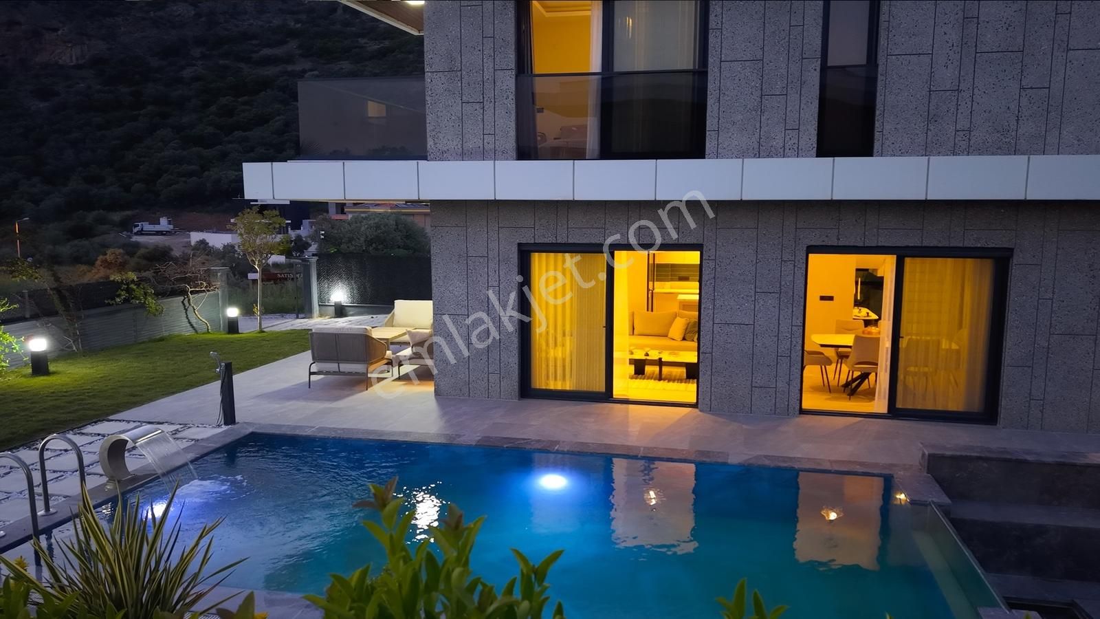 Kuşadası'nda Satılık 500 M2 Arsa İçinde Deniz Manzaralı Villa - Görsel 15