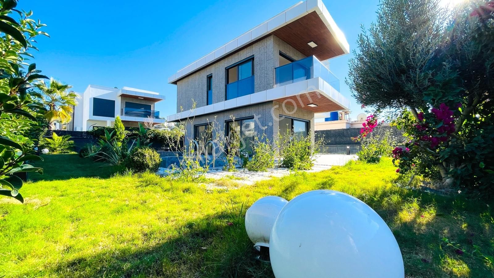 Kuşadası'nda Satılık 500 M2 Arsa İçinde Deniz Manzaralı Villa - Görsel 34