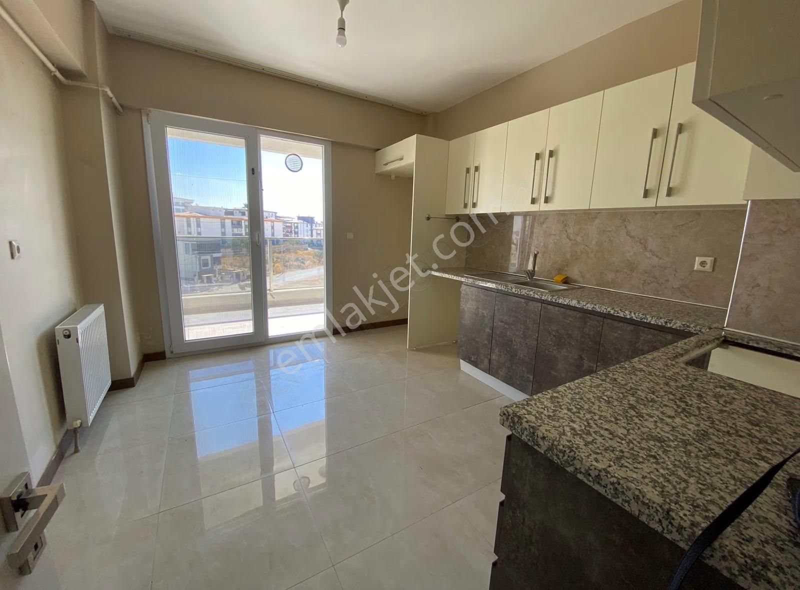 Plus Ara'dan Ayrancılarda Havuzlu Site De3+1 Kiralık Daire