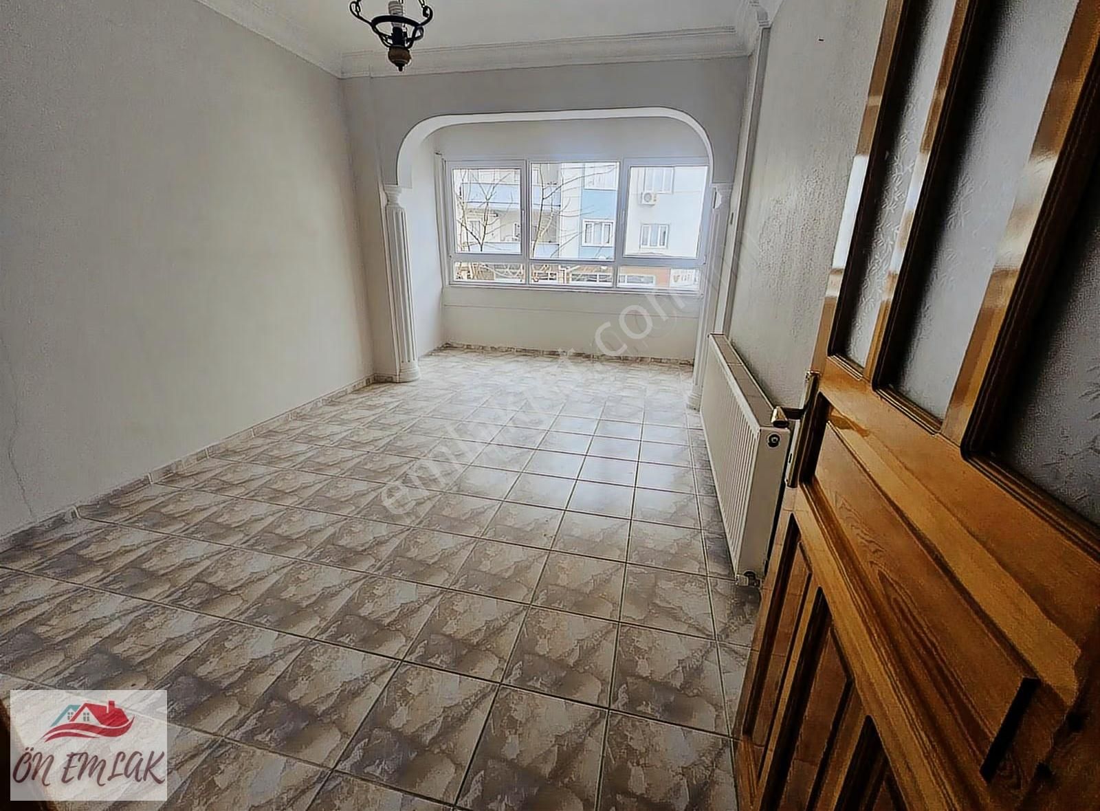 Ön Emlak'tan Burhaniye Okullar Bölgesinde Kiralık 3+1 Daire! - Görsel 2