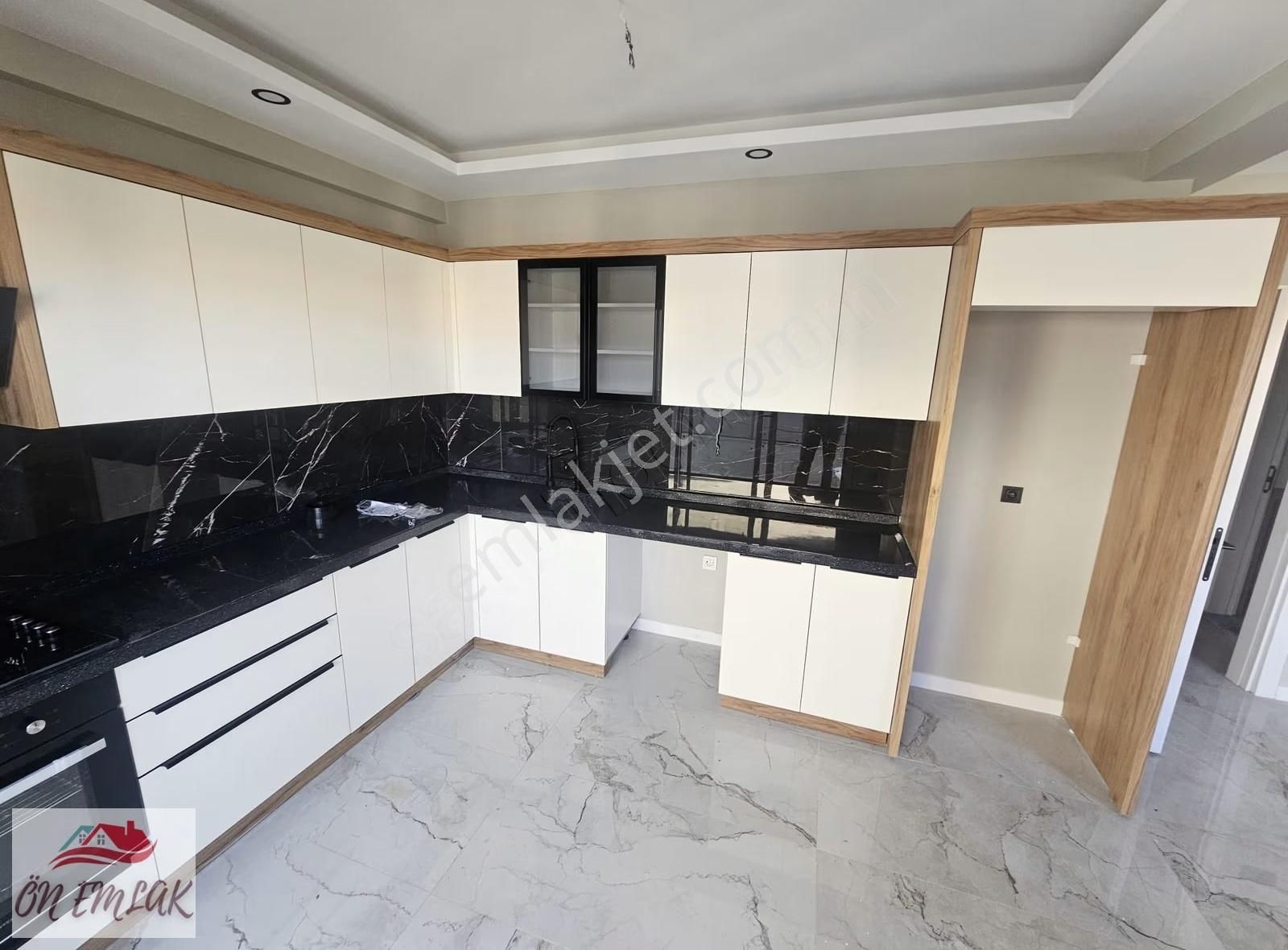 Ön Emlak'tan Burhaniye Merkeze Yakın Satılık Sıfır 2+1 Daire! - Görsel 3