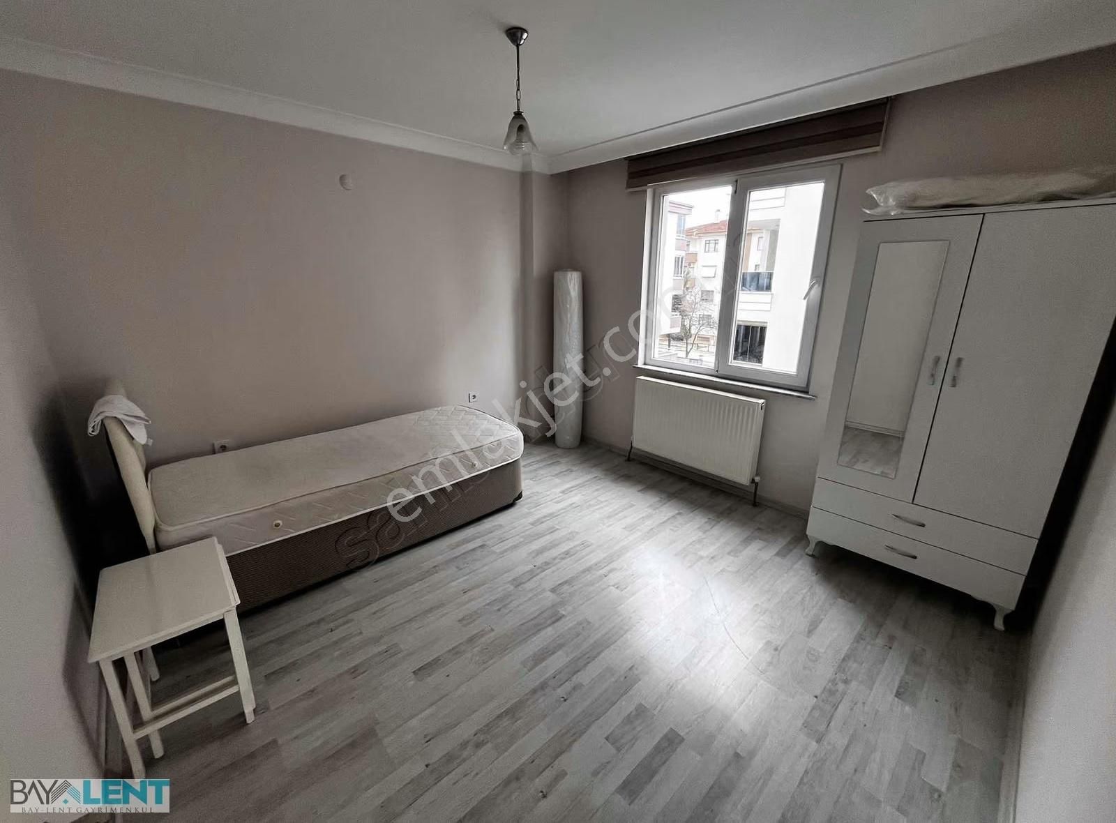 Abonelikleri Açık Ana Yol Üzeri Eşyalı 1+1 Daire - Görsel 9