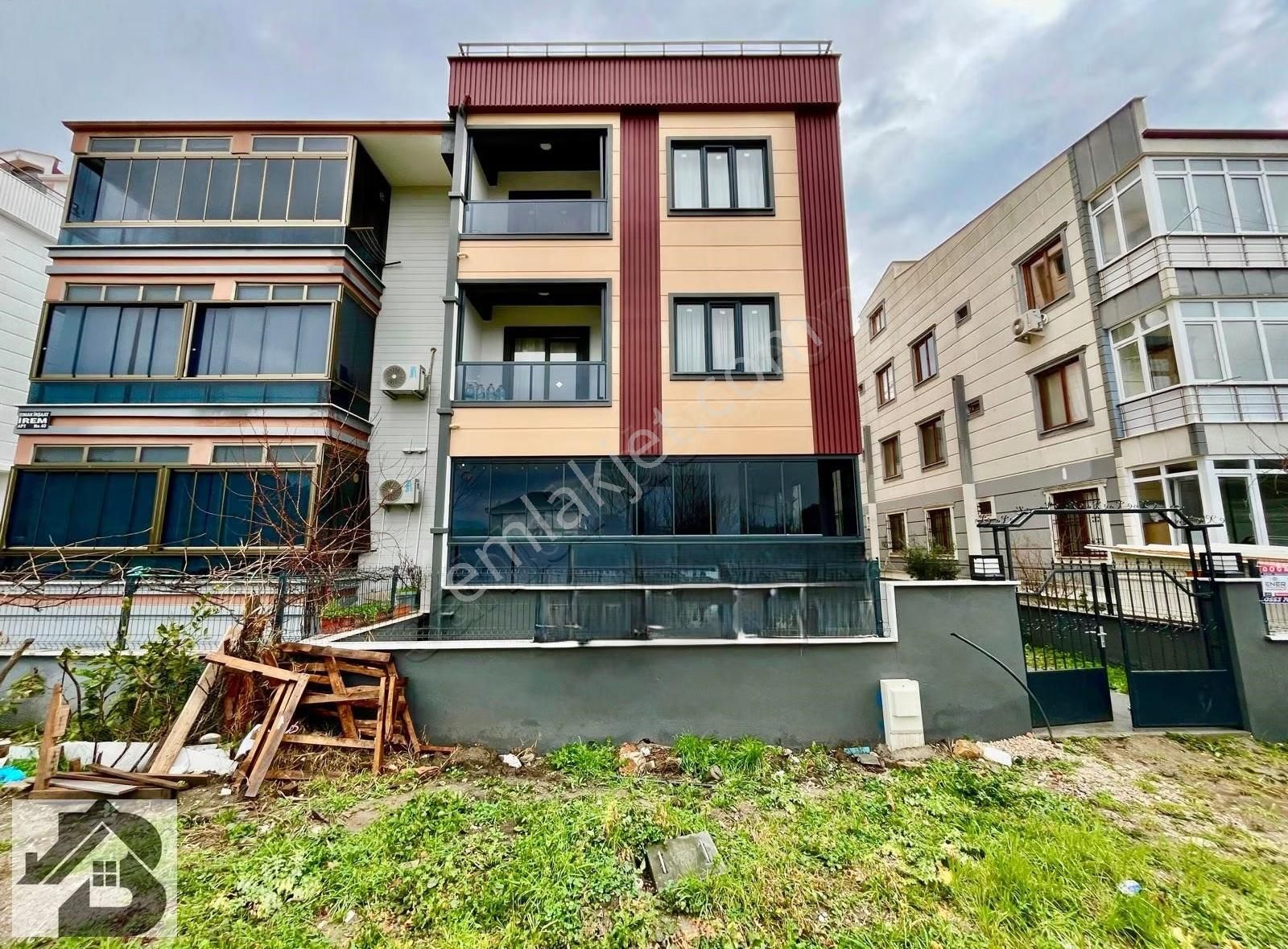 ⫸akçay Best Emlak'tan⫷merkezde Ara Kat Doğalgazlı *1+1* Daire