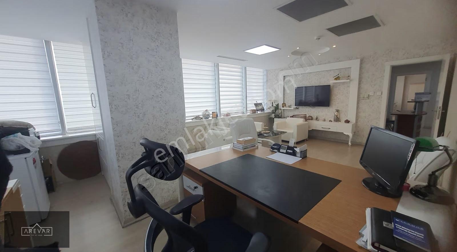 Arevar'dan Uğur Plaza Da Satılık Ofis - Görsel 2