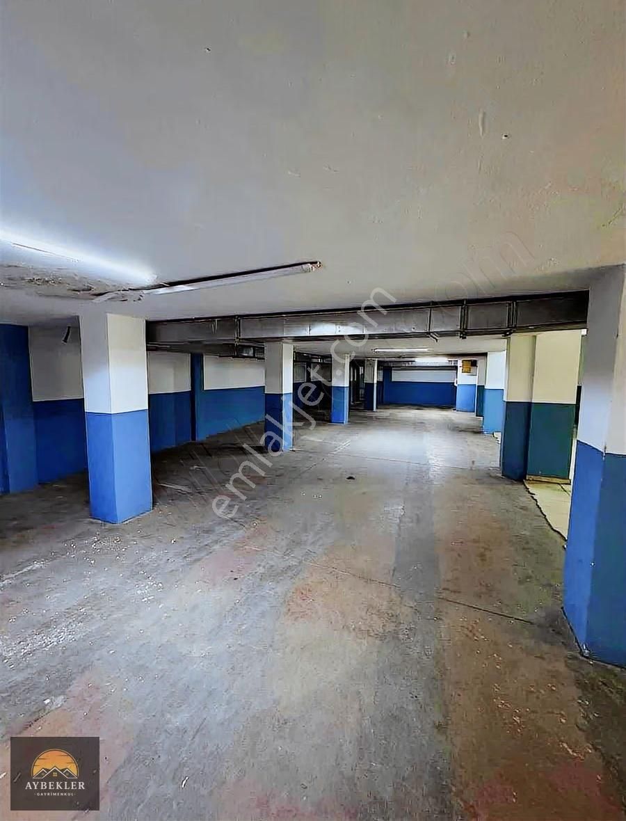 Sefaköy Tevfikbey'de 500m2 Kiralık Dükkan-işyeri