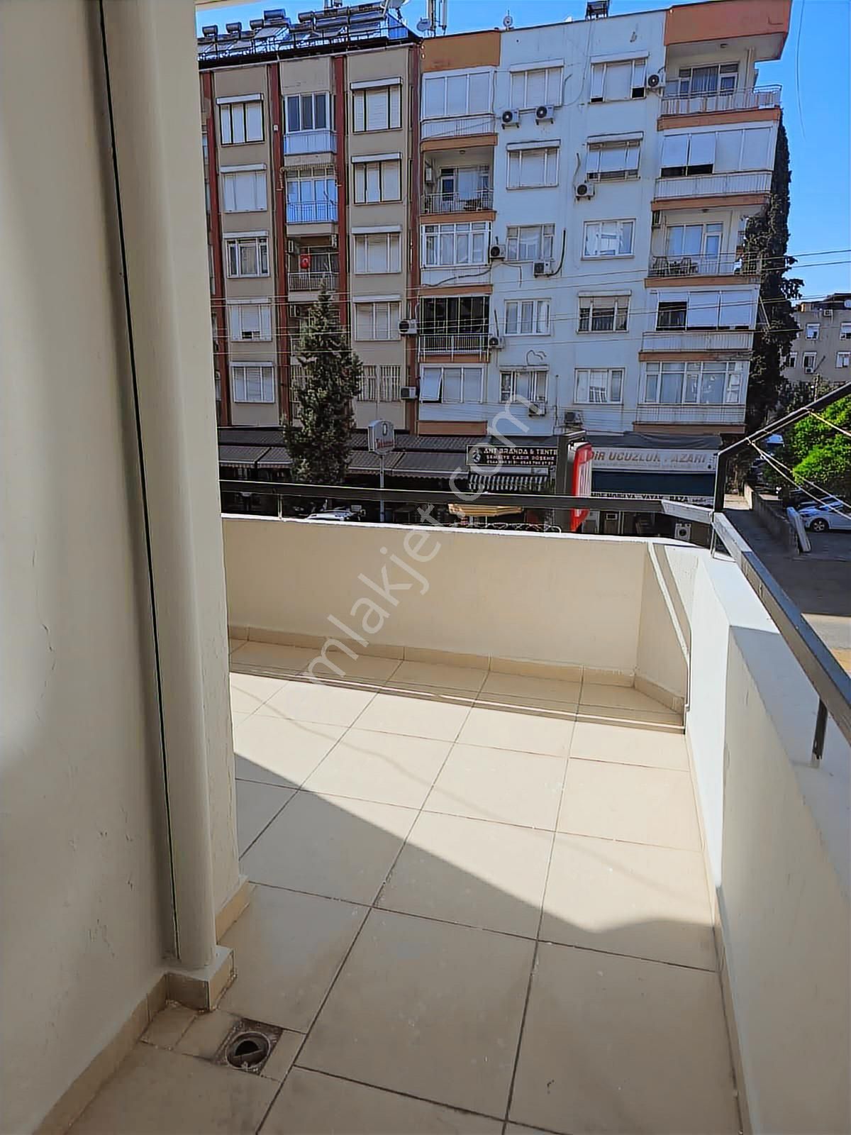 Sedir Mahallesi Zambak Caddesi'nde Asansörlü 3+1 Satılık Daire - Görsel 6