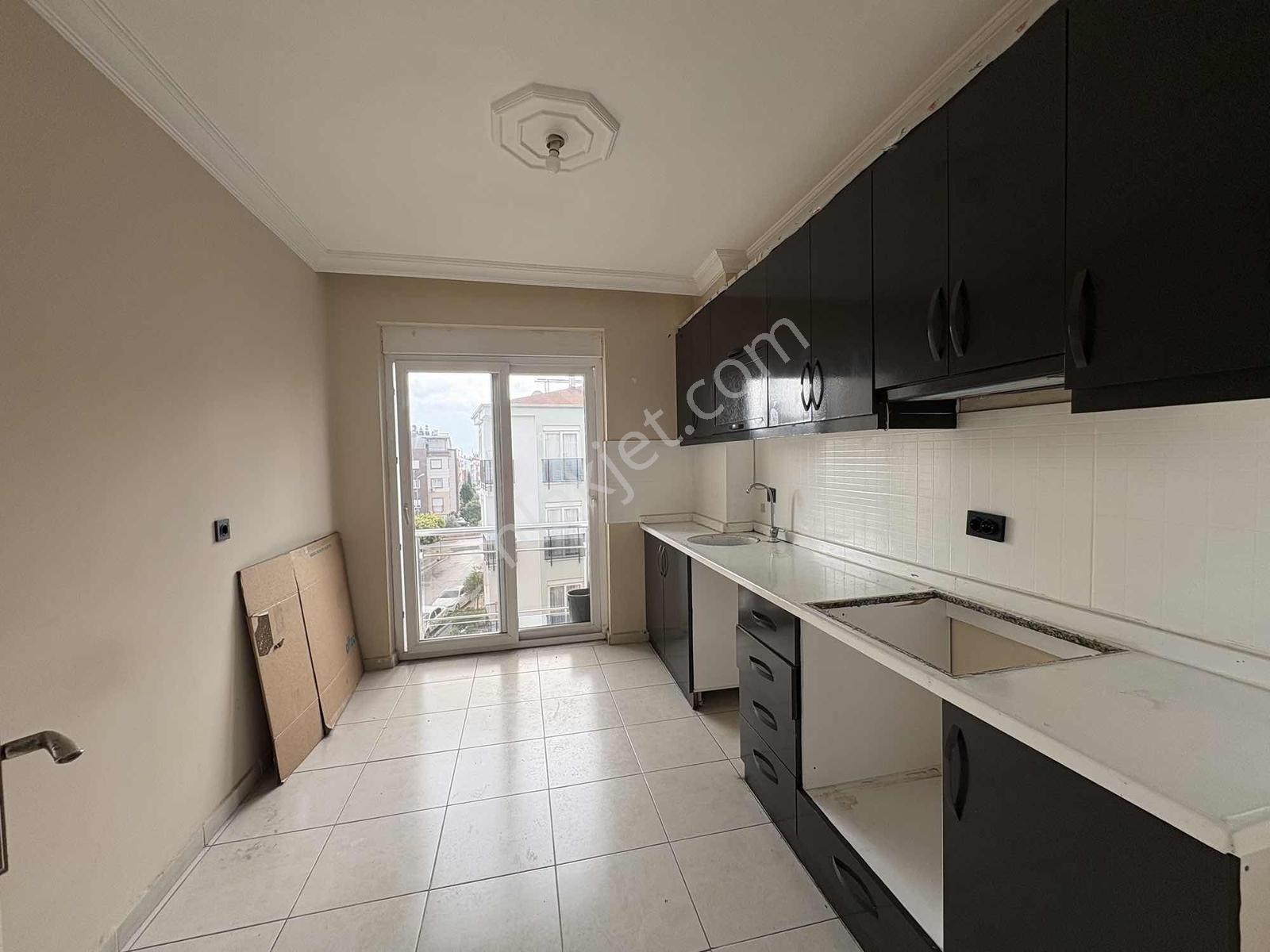 Ahatlı'da 50 Metre Teraslı 3+1 Eşyasız Kiralık Dubleks Daire - Görsel 9