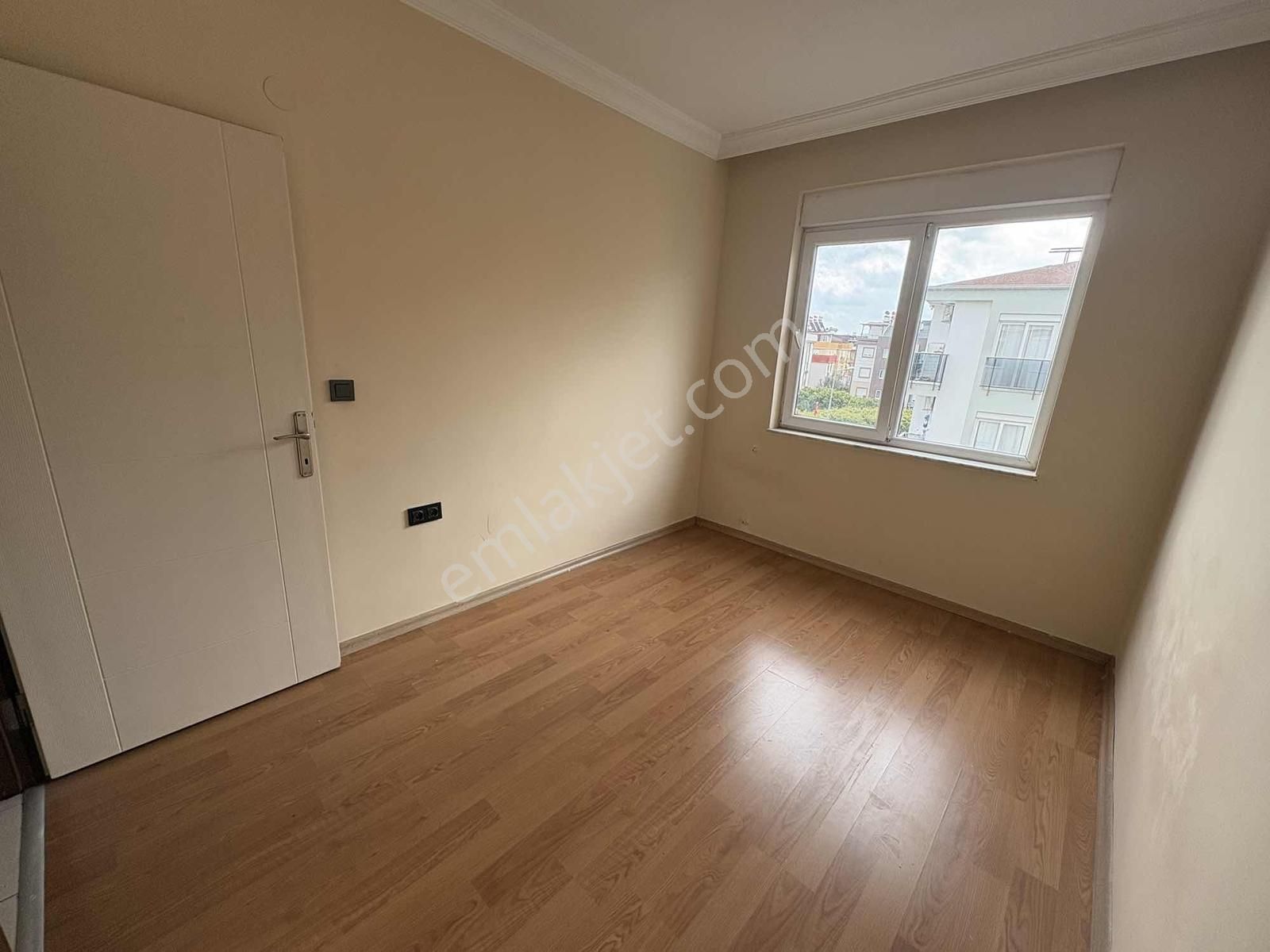 Ahatlı'da 50 Metre Teraslı 3+1 Eşyasız Kiralık Dubleks Daire - Görsel 3