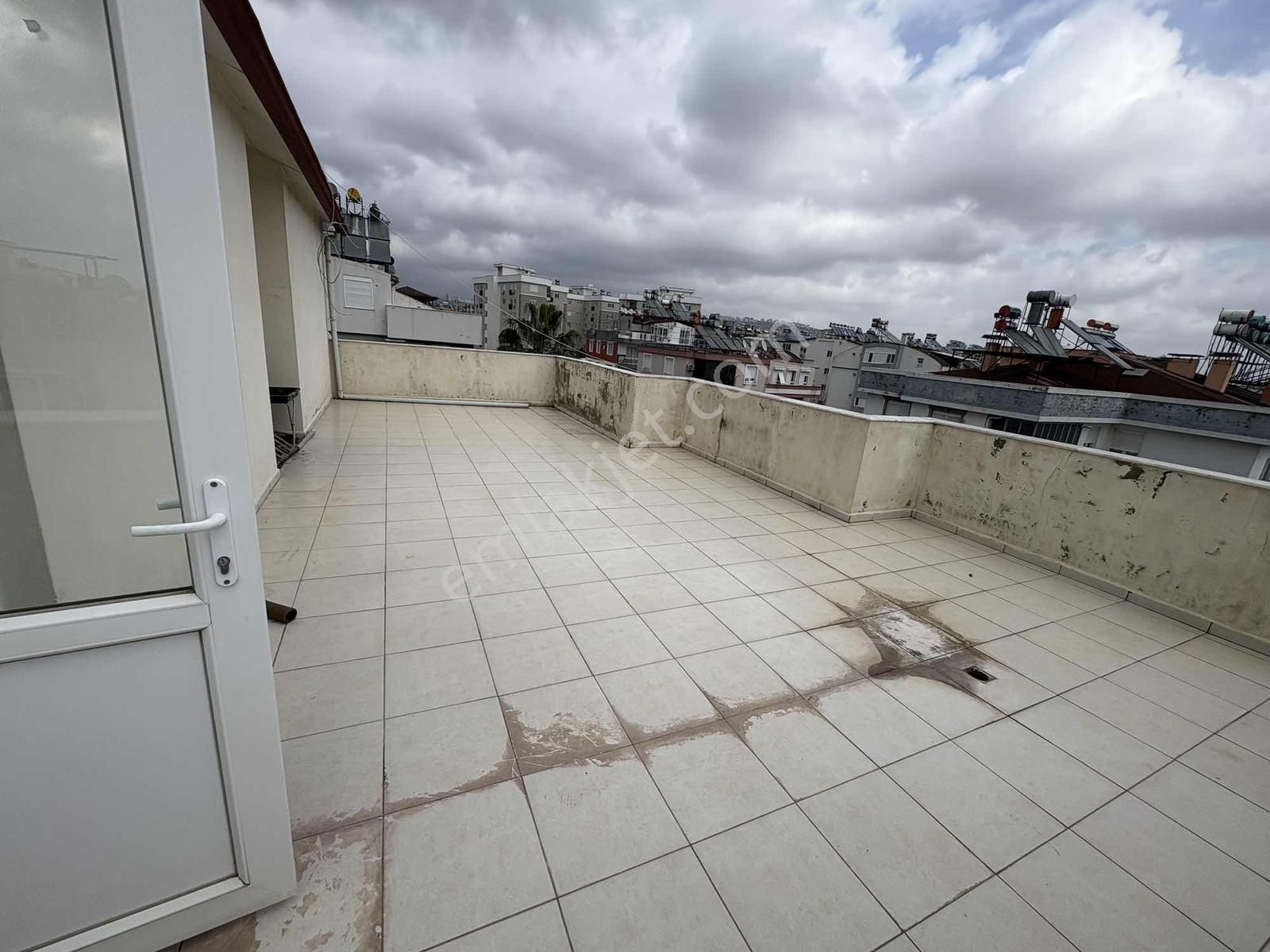 Ahatlı'da 50 Metre Teraslı 3+1 Eşyasız Kiralık Dubleks Daire - Görsel 31