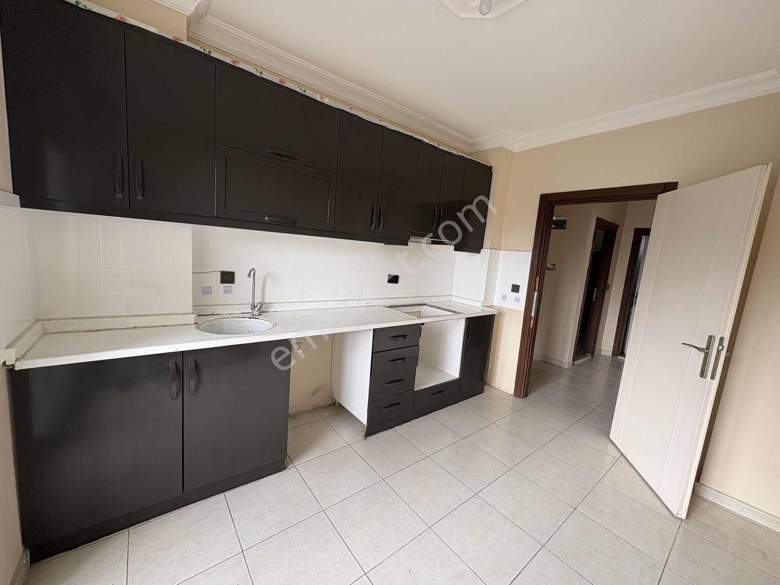 Ahatlı'da 50 Metre Teraslı 3+1 Eşyasız Kiralık Dubleks Daire - Görsel 2