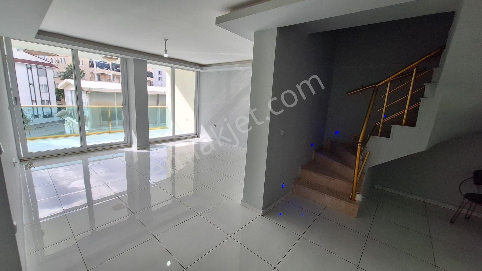 Altınkumda Havuzlu Site İçerisinde 3+1 Geniş Teraslı Satılık Dubleks Daire - Görsel 9