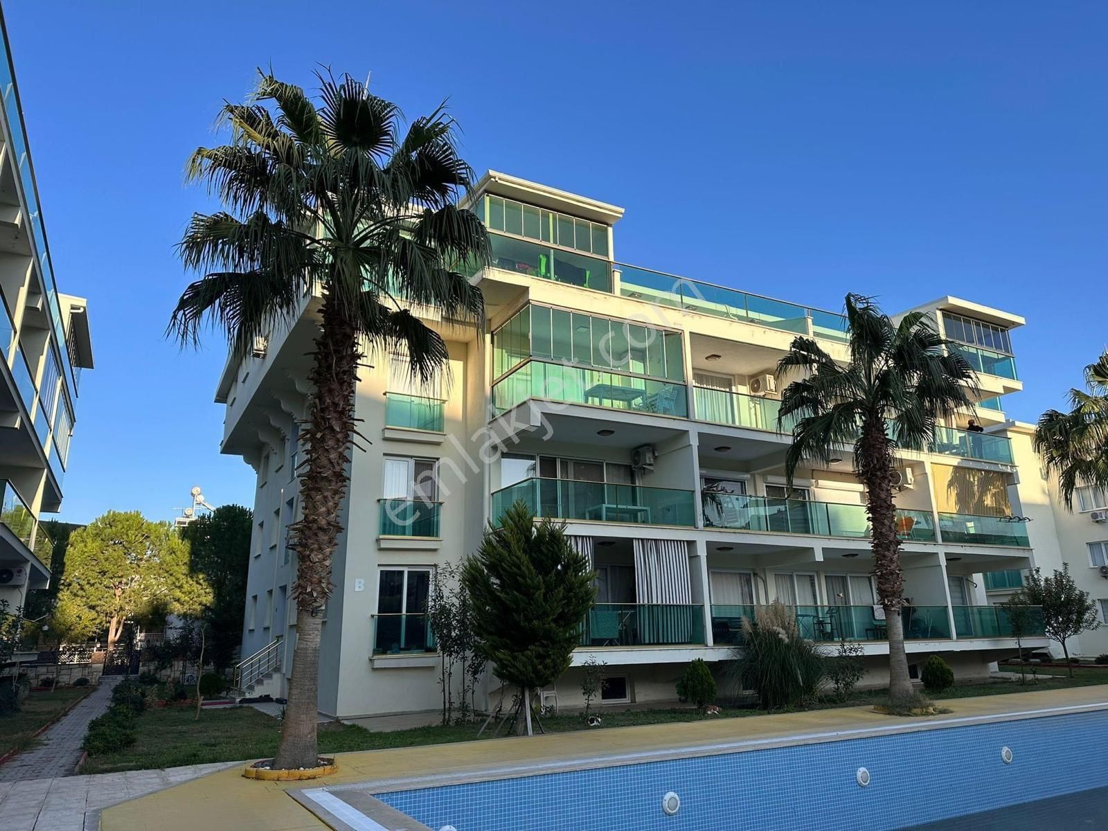 Altınkumda Havuzlu Site İçerisinde 3+1 Geniş Teraslı Satılık Dubleks Daire