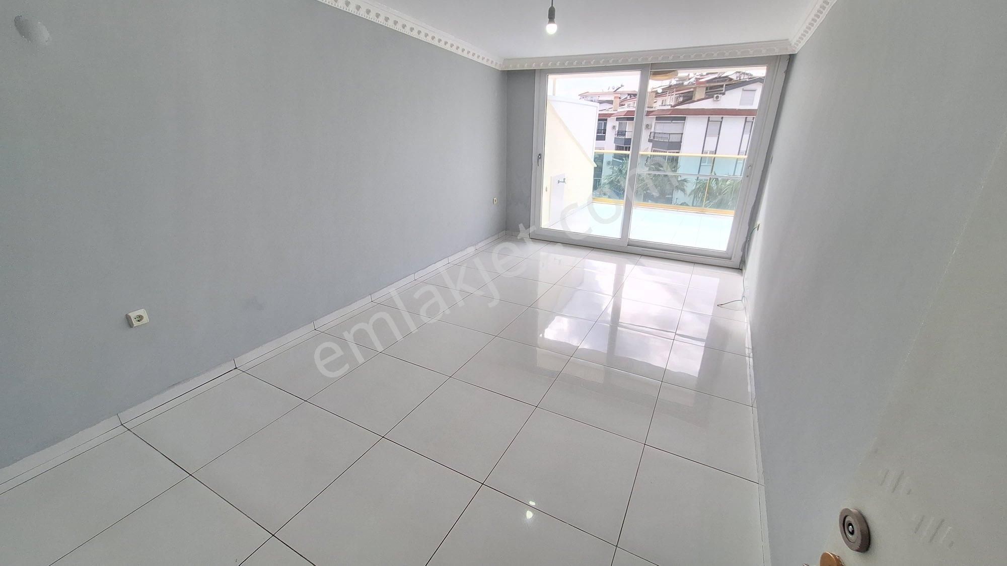 Altınkumda Havuzlu Site İçerisinde 3+1 Geniş Teraslı Satılık Dubleks Daire - Görsel 6