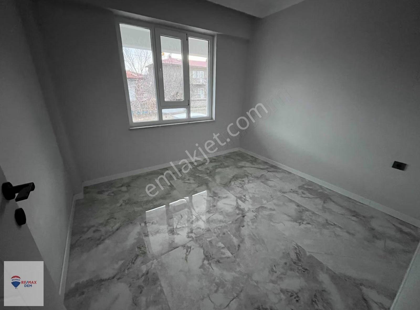Remax Dem'den Halitpaşa Mahallesinde Satılık 1+1 Daire - Görsel 12