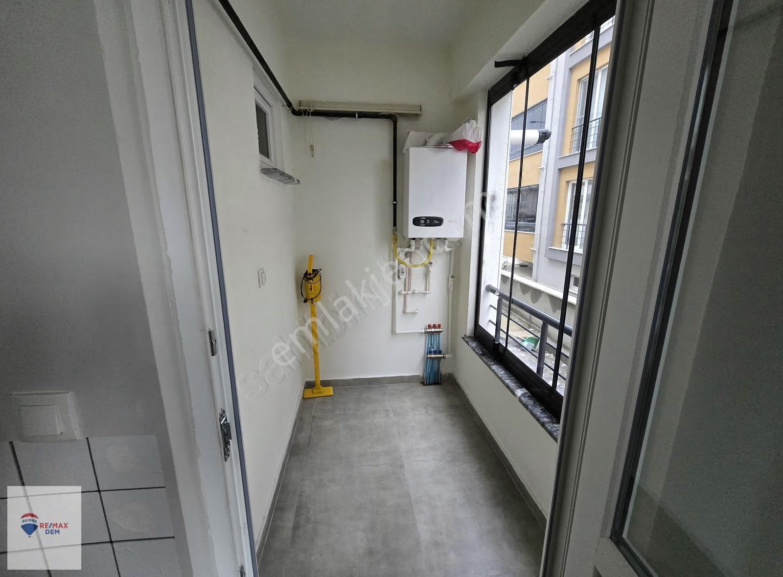 Remax Dem'den Halitpaşa Mah.yerden Isıt.full Eşyalı 1+1kiracılı - Görsel 11