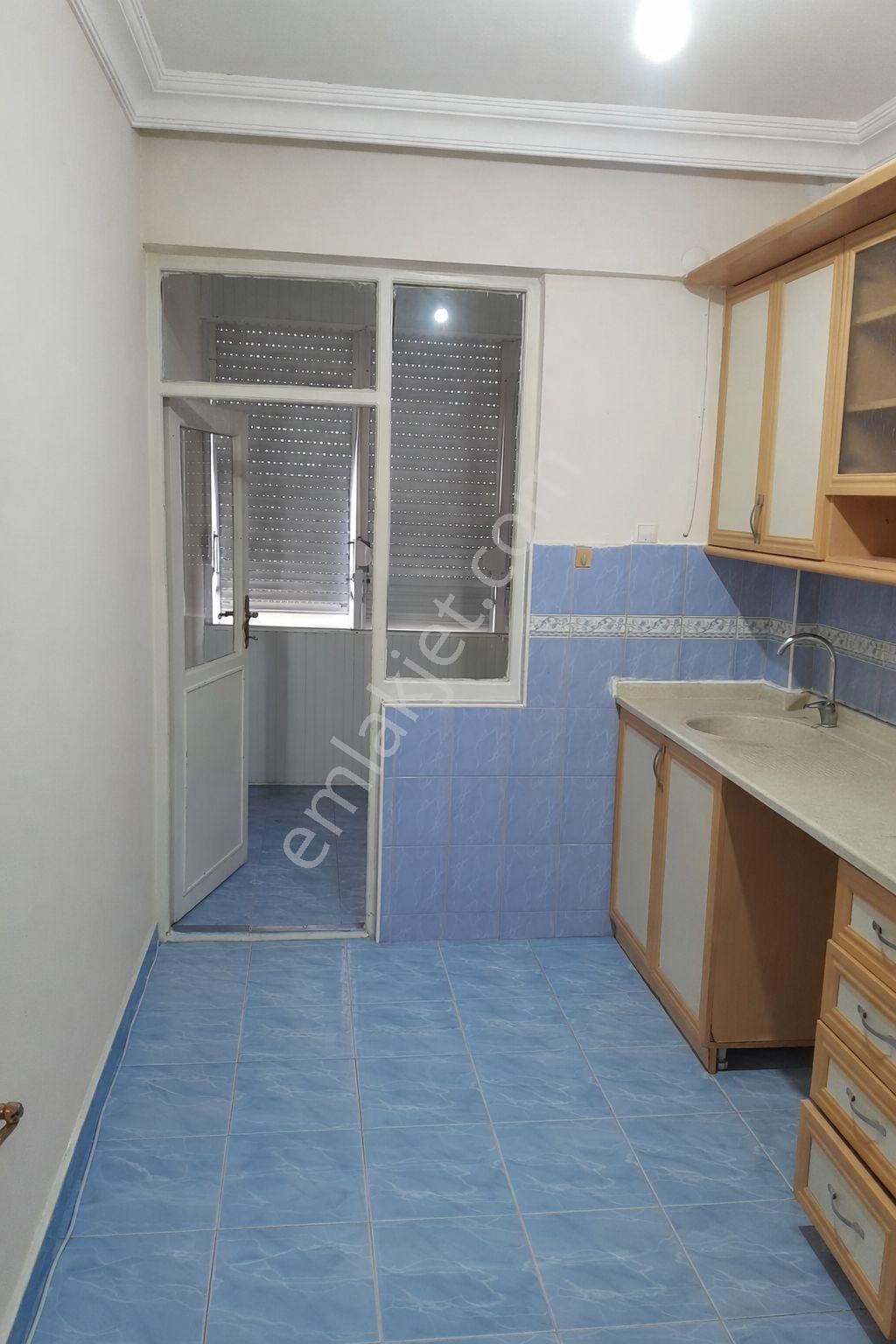 Yıldız Mahallesi 3+1 Kiralık Temiz Daire 140 M² Ayrı Mutfaklı - Görsel 8