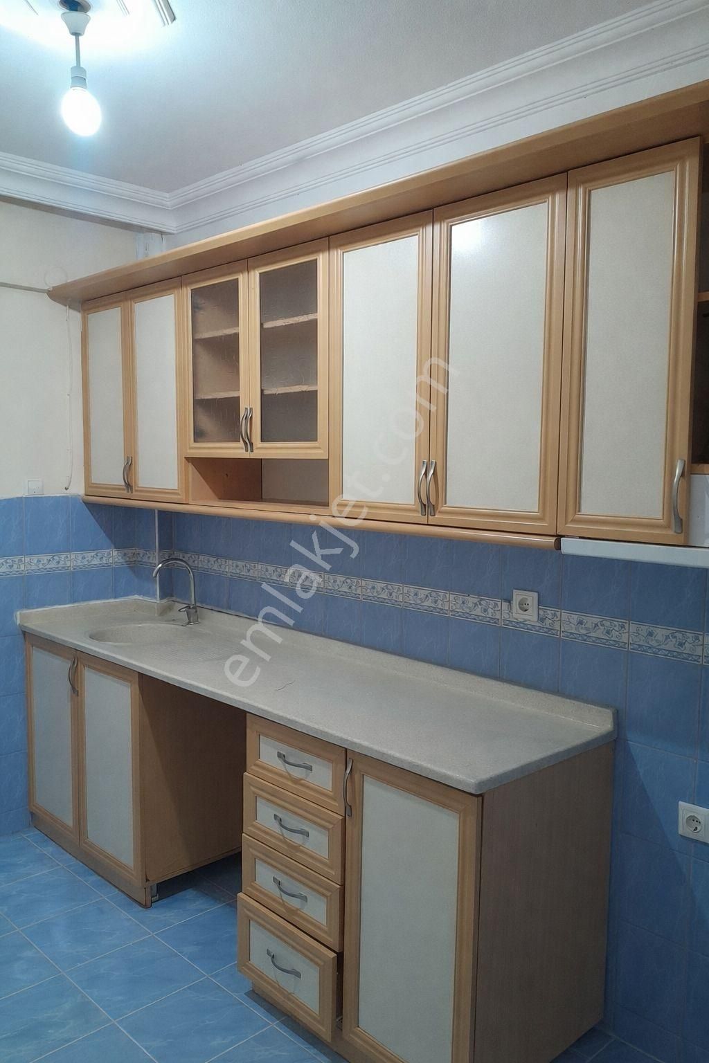 Yıldız Mahallesi 3+1 Kiralık Temiz Daire 140 M² Ayrı Mutfaklı - Görsel 9