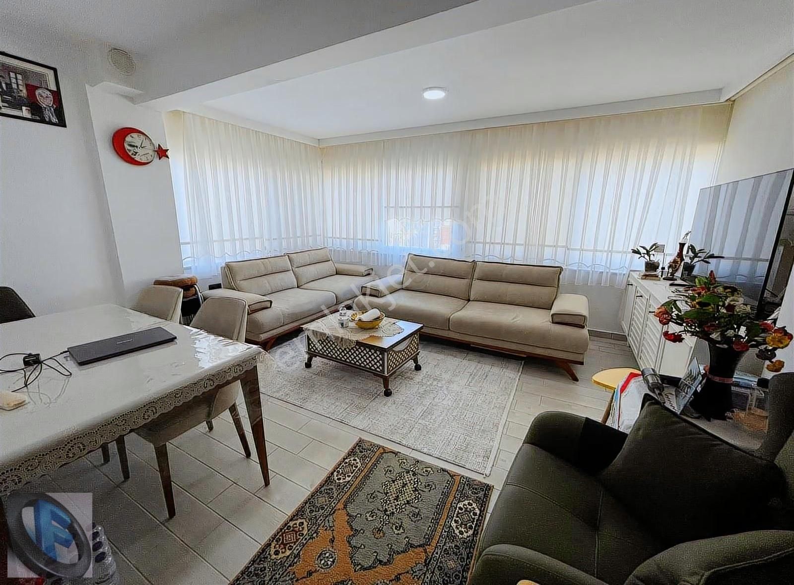 Favori'den 3+1 Tek Tapu Ebeveny Banyolu 2 Daire Merkeze Yakın - Görsel 2
