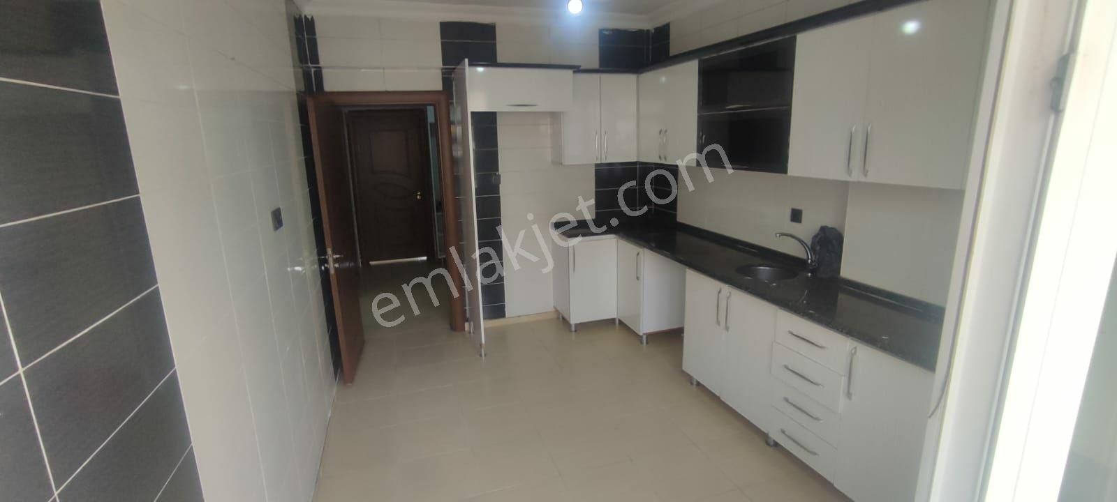 Eryavuz Dan Karaköprü Akpıyar Mah.arakat,3+1 Odalı, Merkezi Yer,uygun