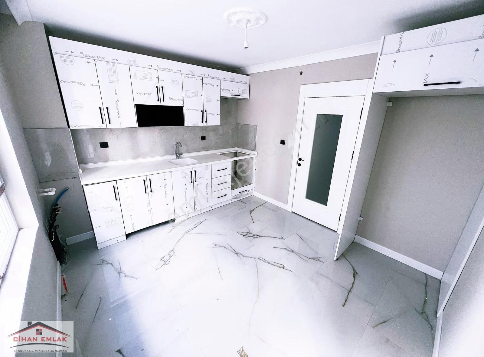 Cihandan Şehitkubilay Da Estergon Cadde Yakını Satlık Sıfır 2+1