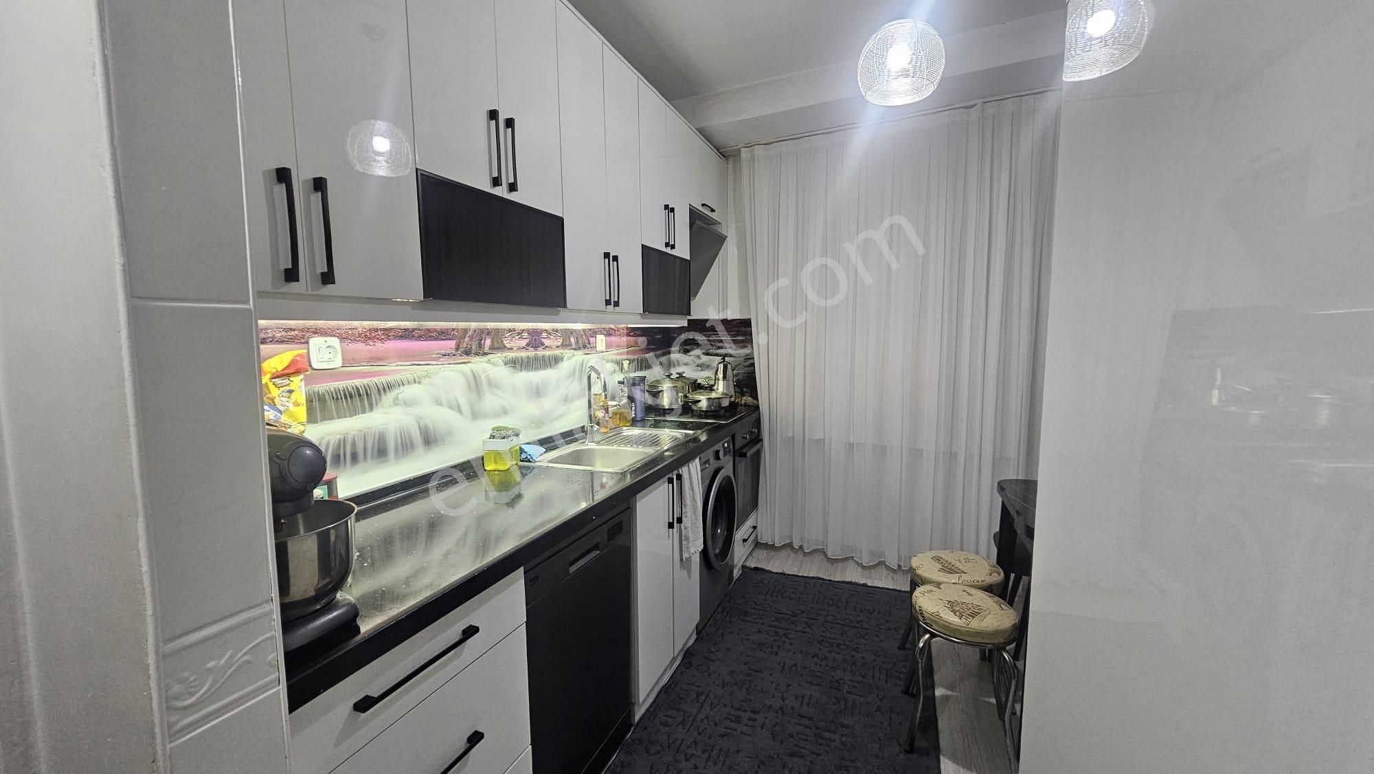 Esenler Kemer Mahallesi’nde 110 M² 2+1 Fırsat Daire - Görsel 5