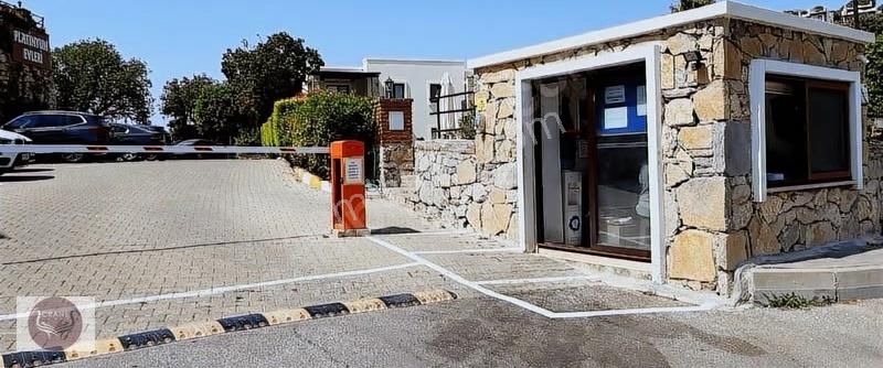 Yalıkavak Platinyum Sitesinde Plajlı İskeleli Manzaralı