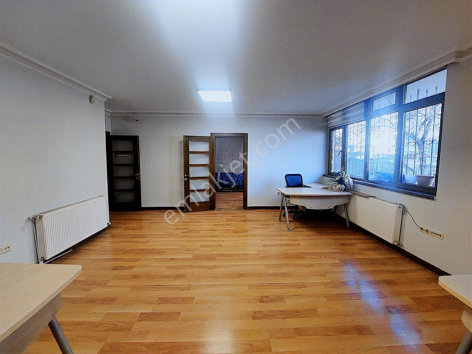 Kızılay Necatibey Yakını Kiralık 2+1 Ofis