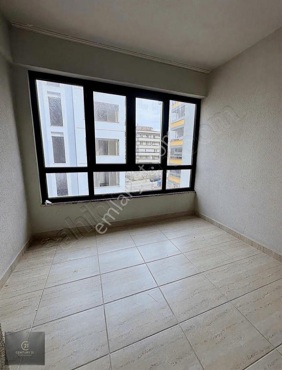 Paşakent'de Erdek Yoluna Cephe Site İçerisinde 3+1 Boş Daire - Görsel 4